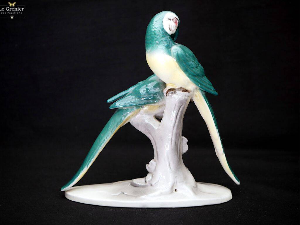Figurine en faïence, une paire de perroquets en porcelaine allemande