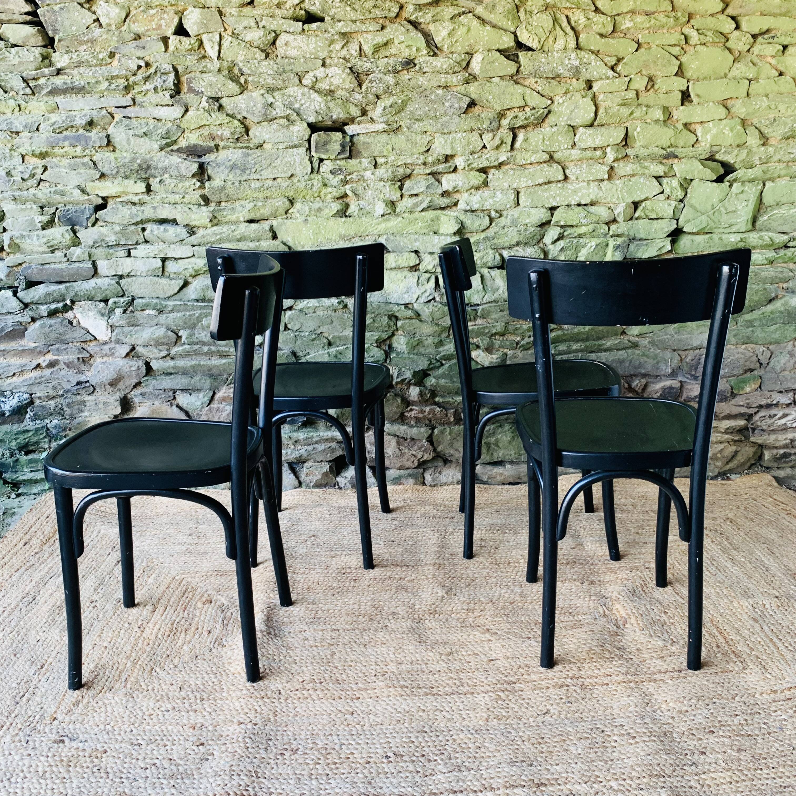 Ensemble de 4 chaises bistrot
