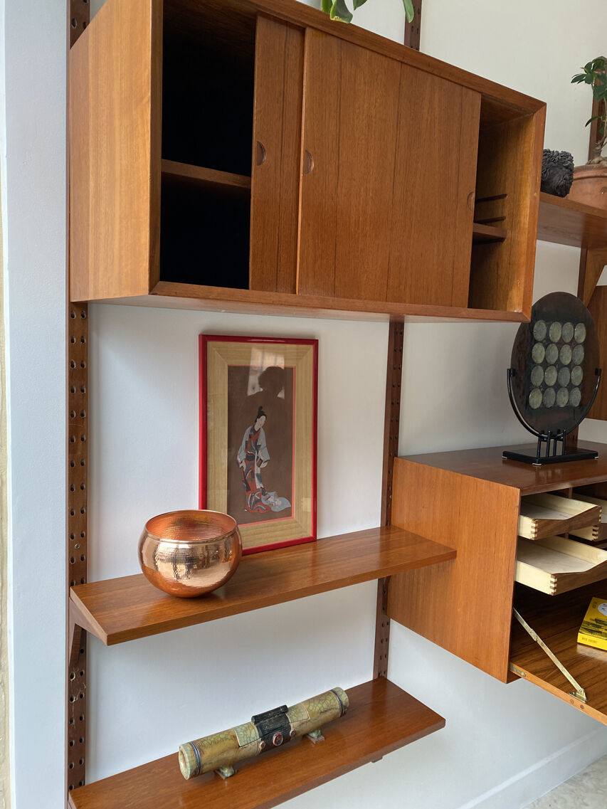 "Royal System" set of 4 teak columns, by Poul Cadovius 1970