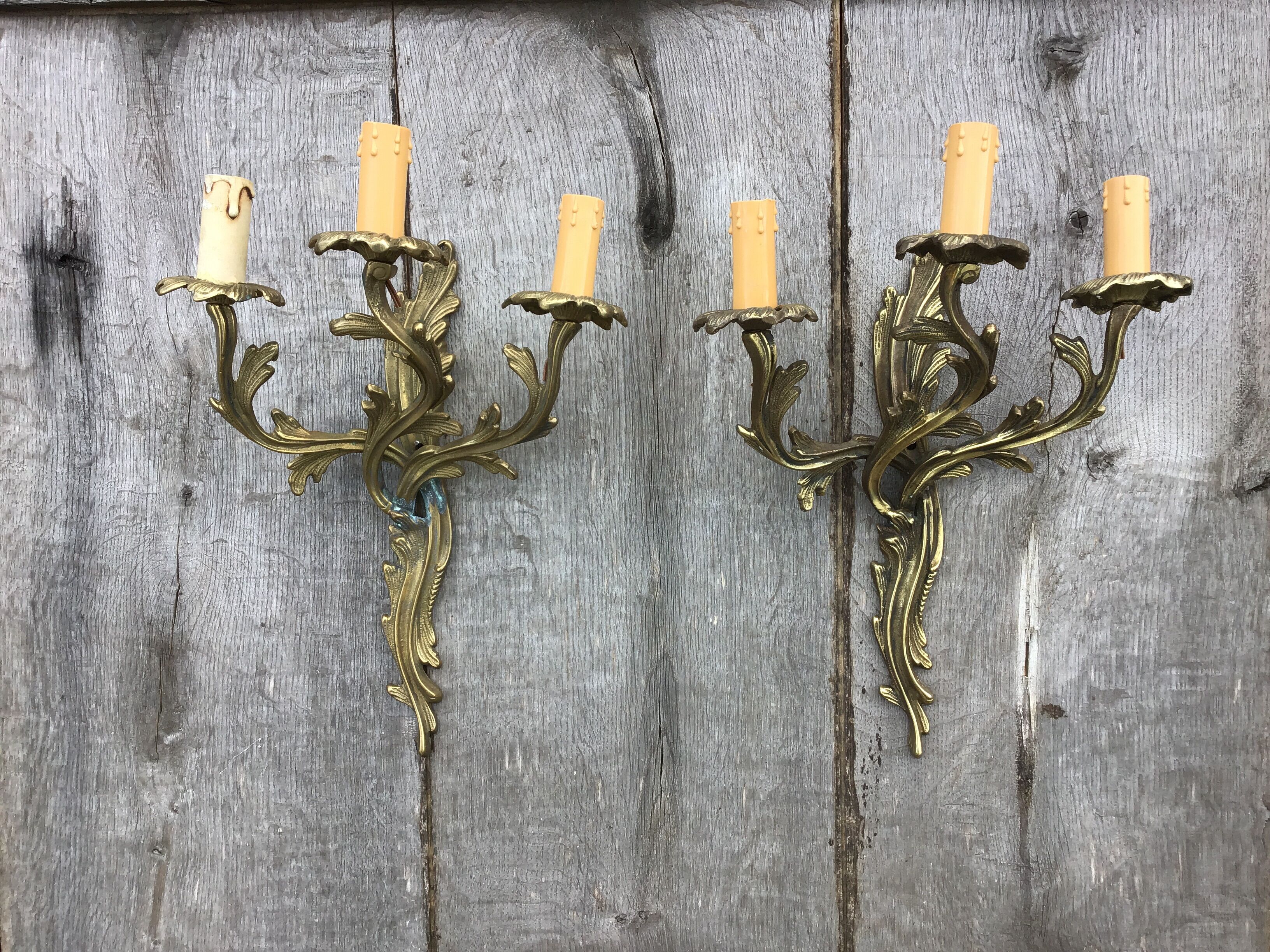 Pair of Louis xv style bronze wall light