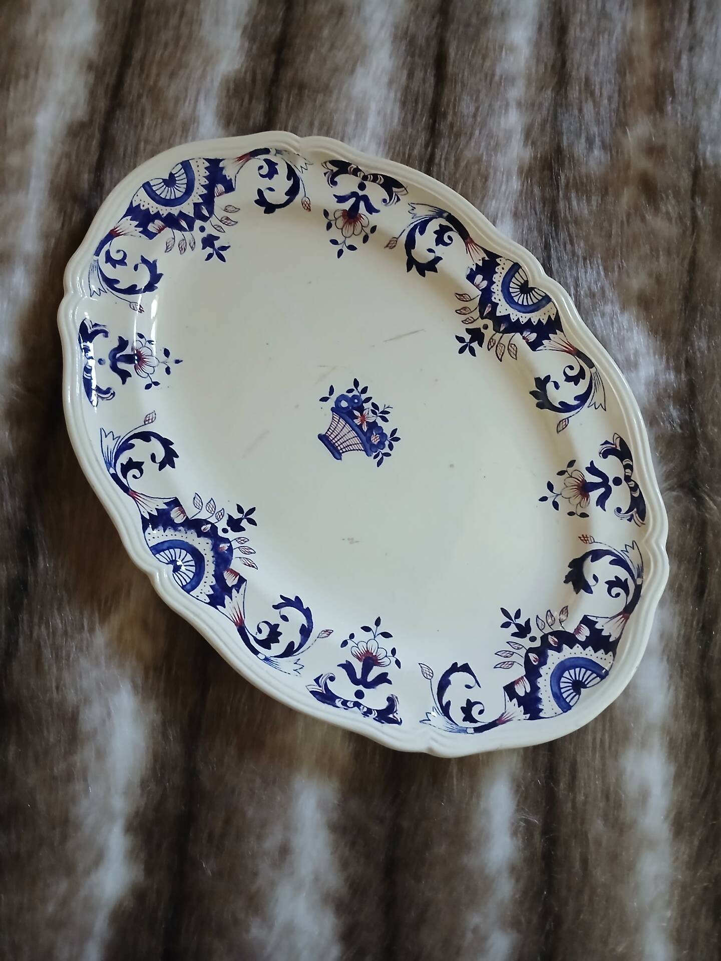 2 oval dishes in ironstone from Longchamp
