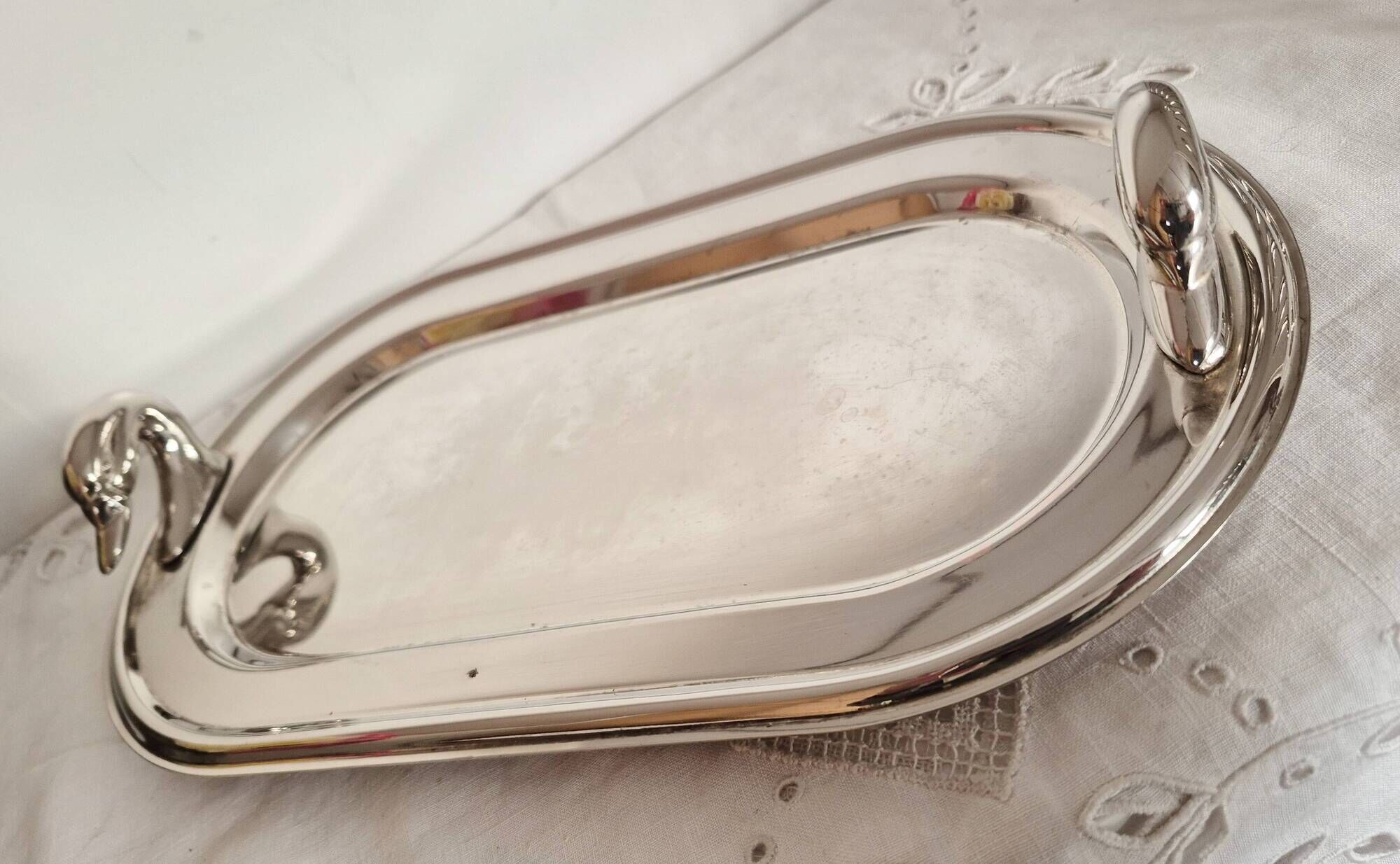 Silver-plated serving dish for foie gras, toast holder.