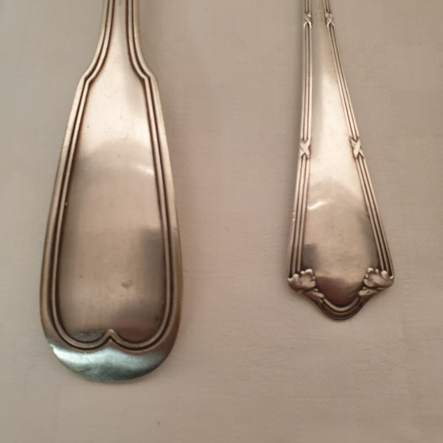 3 ladles and 1 stew spoon