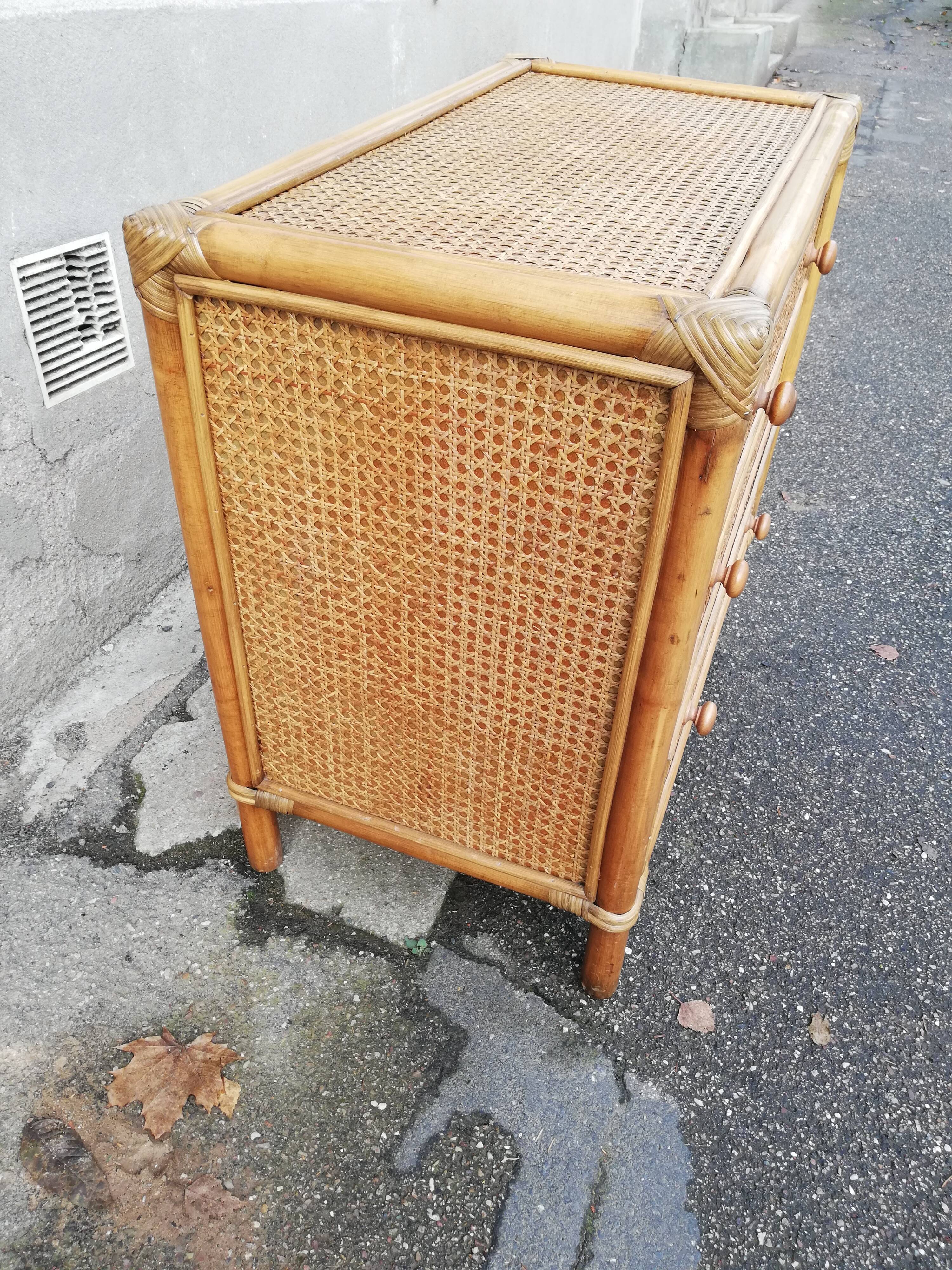 Commode vintage rotin et cannage