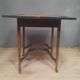 Table d'appoint, à jeu dite "mouchoir"