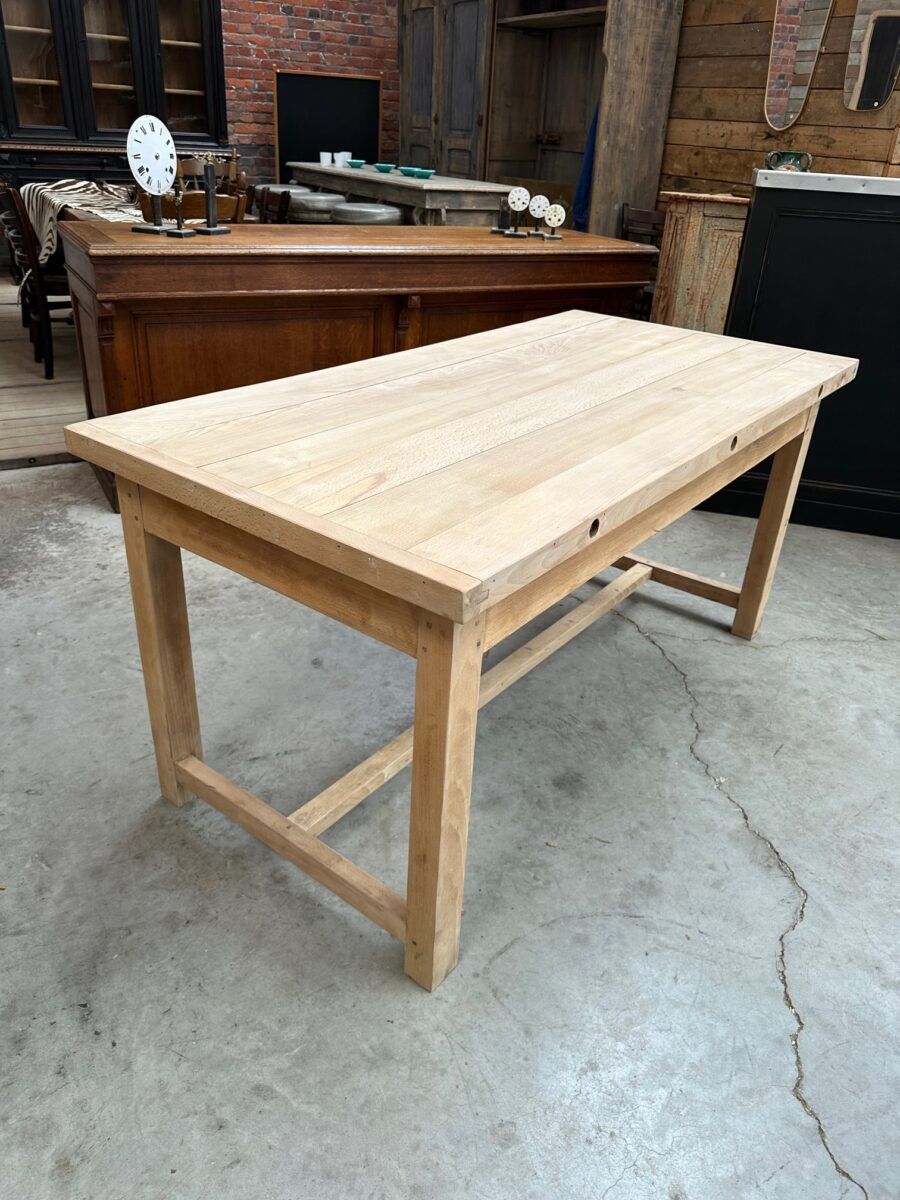 Butcher's table in solid beech wood