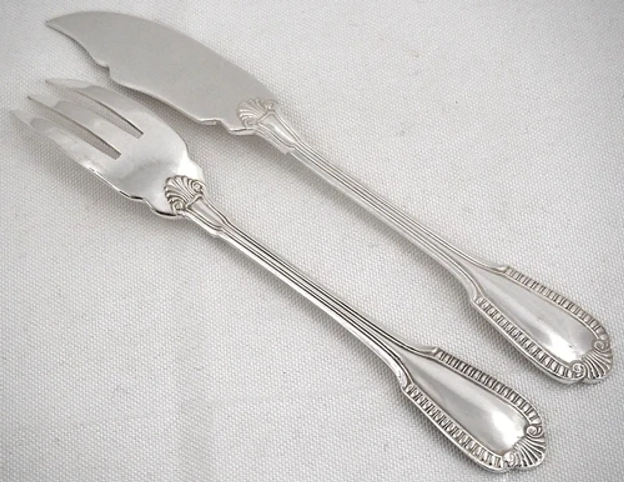 Boulenger Godrons 10 fish cutlery sets, 20 pieces silver-plated metal in excellent condition.