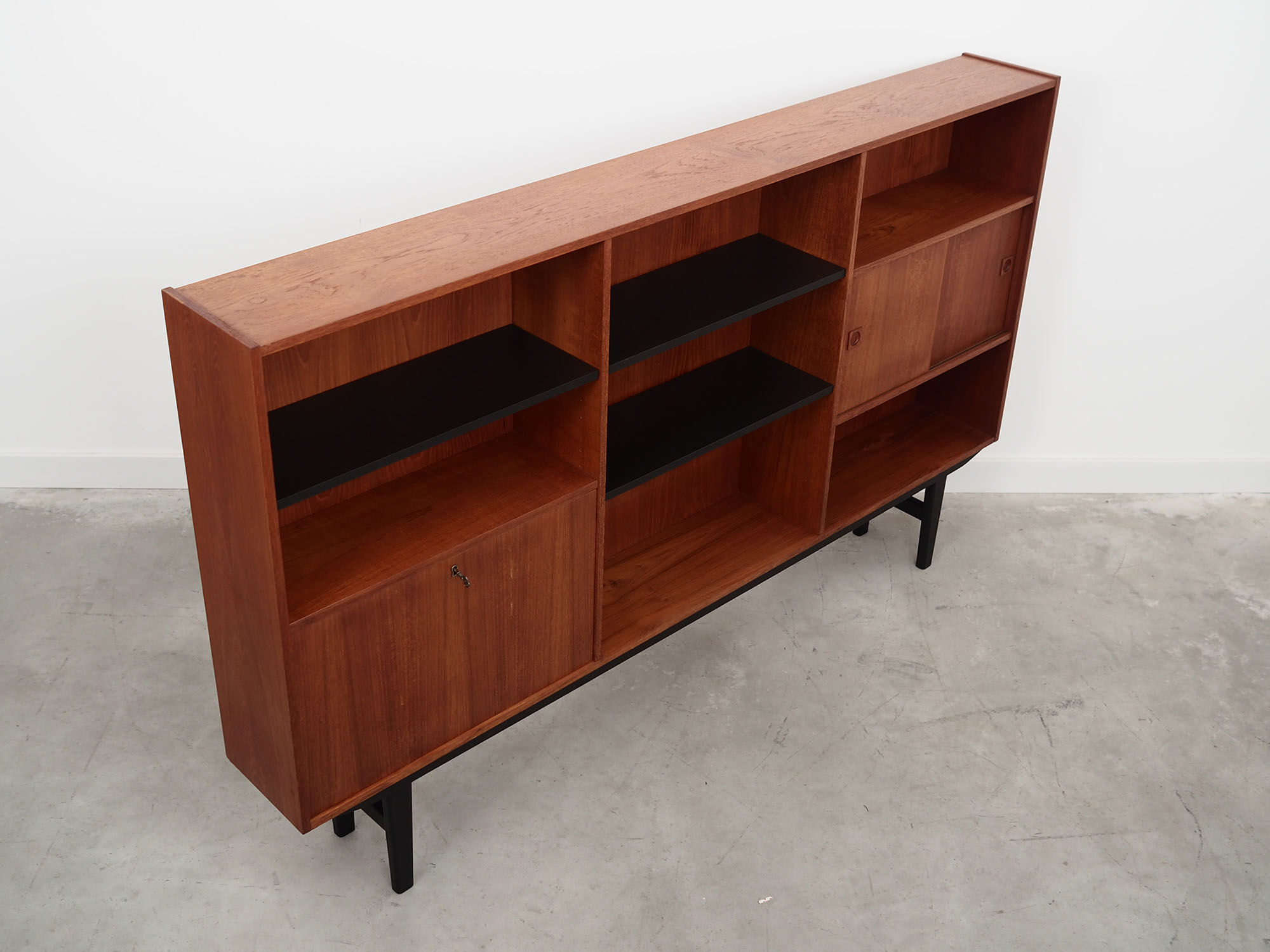Teak bookcase, 70s, Danish design, production: Farsø Møbelfabrik