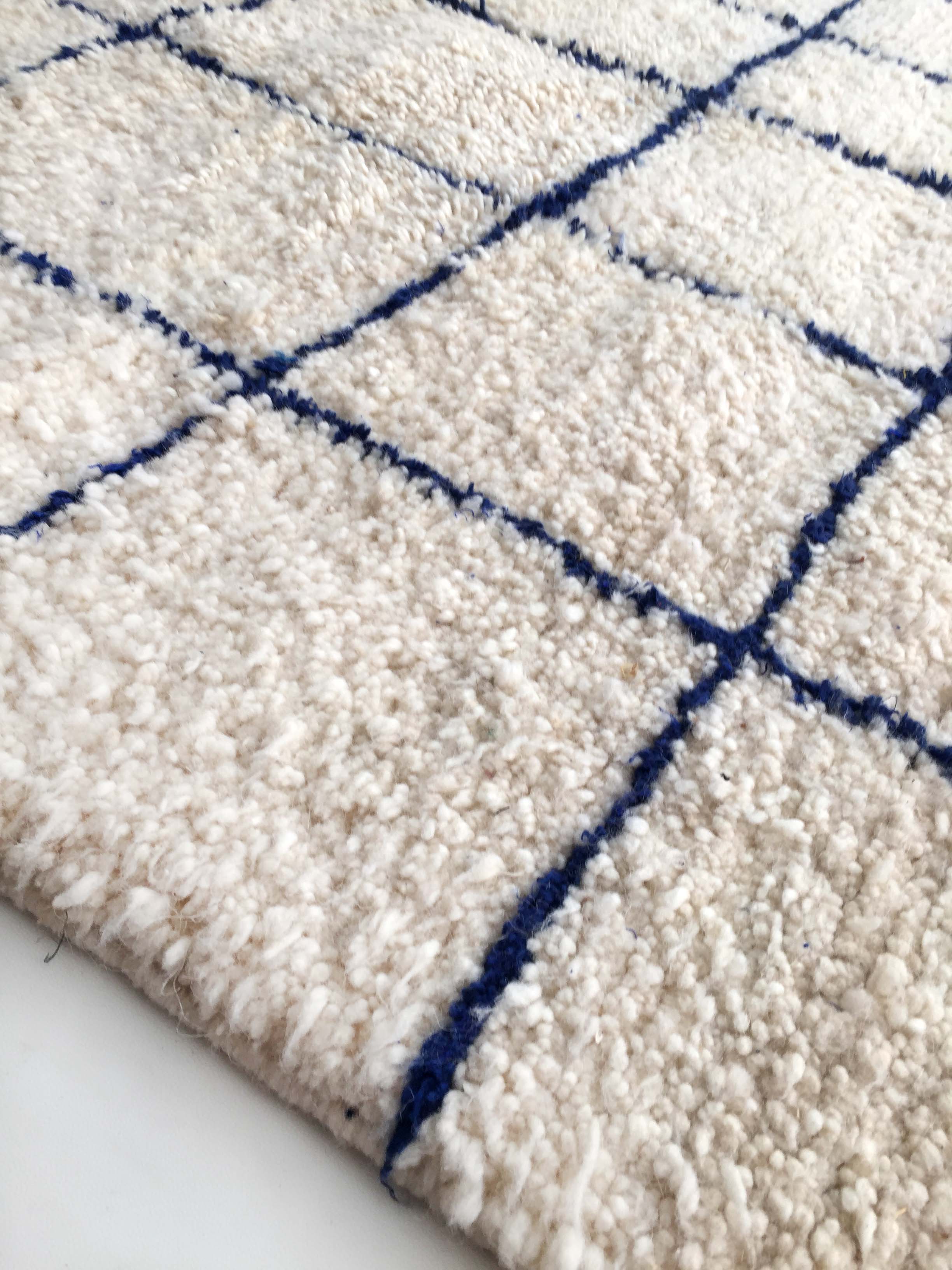 Moroccan Berber carpet Beni Ouarain unbleached with blue checkers majorelle 254x152cm