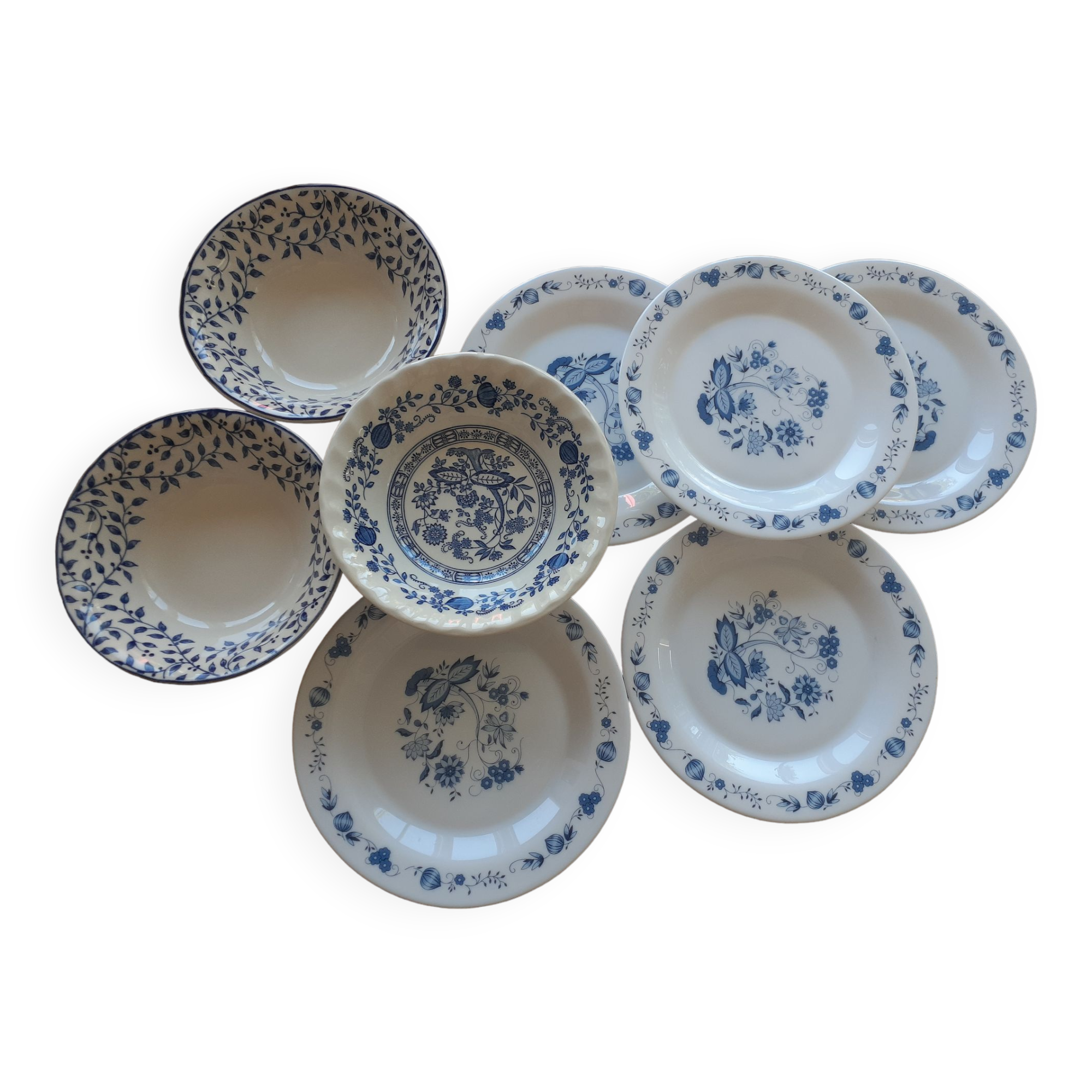 3 bowls and 5 blue plates