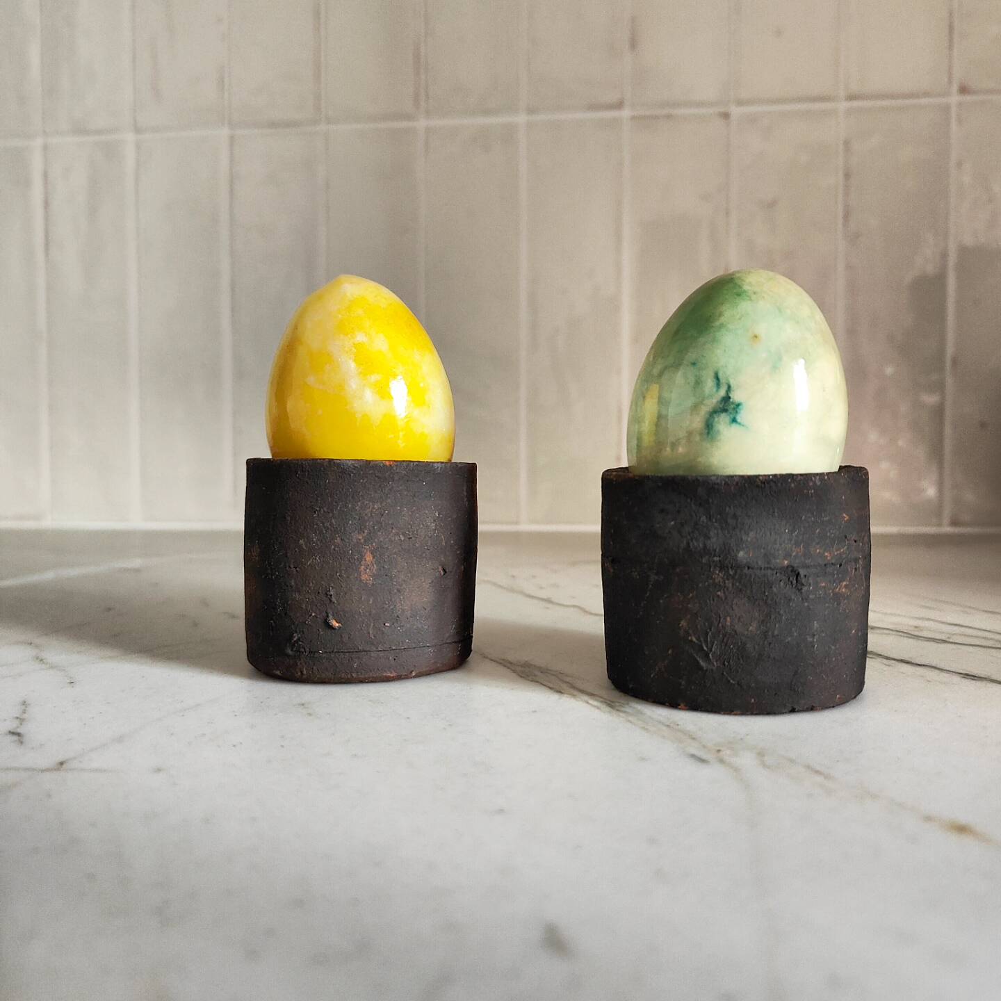 Deux oeufs en albâtre