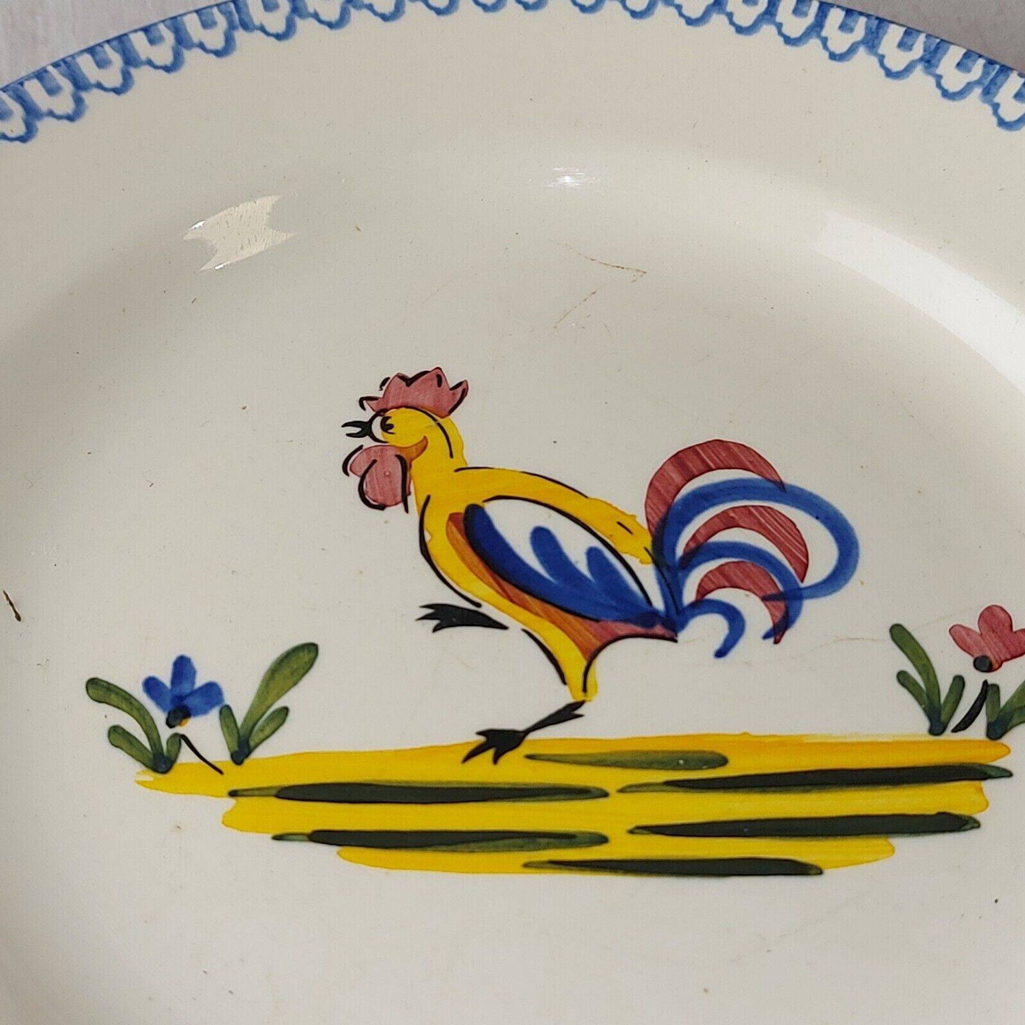 Paire d'assiettes décor coq, Cocorico, en céramique de Saint Clément