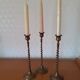 Lot de trois bougeoirs en laiton
