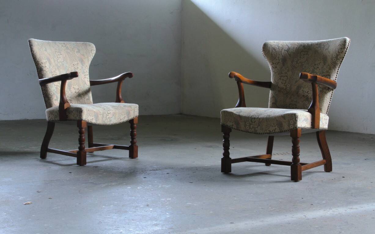 Vintage Danish Art Deco Pair of Armchairs in Solid Oak - 1940s