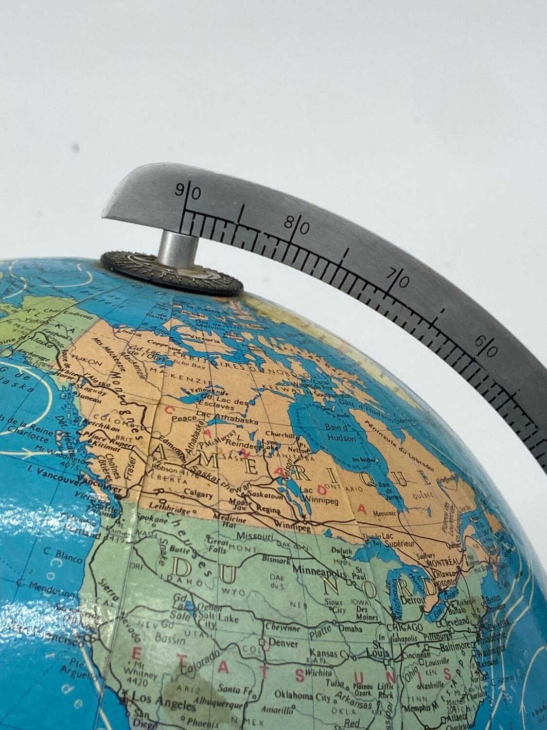 Vintage illuminated terrestrial globe / Taride / 1979