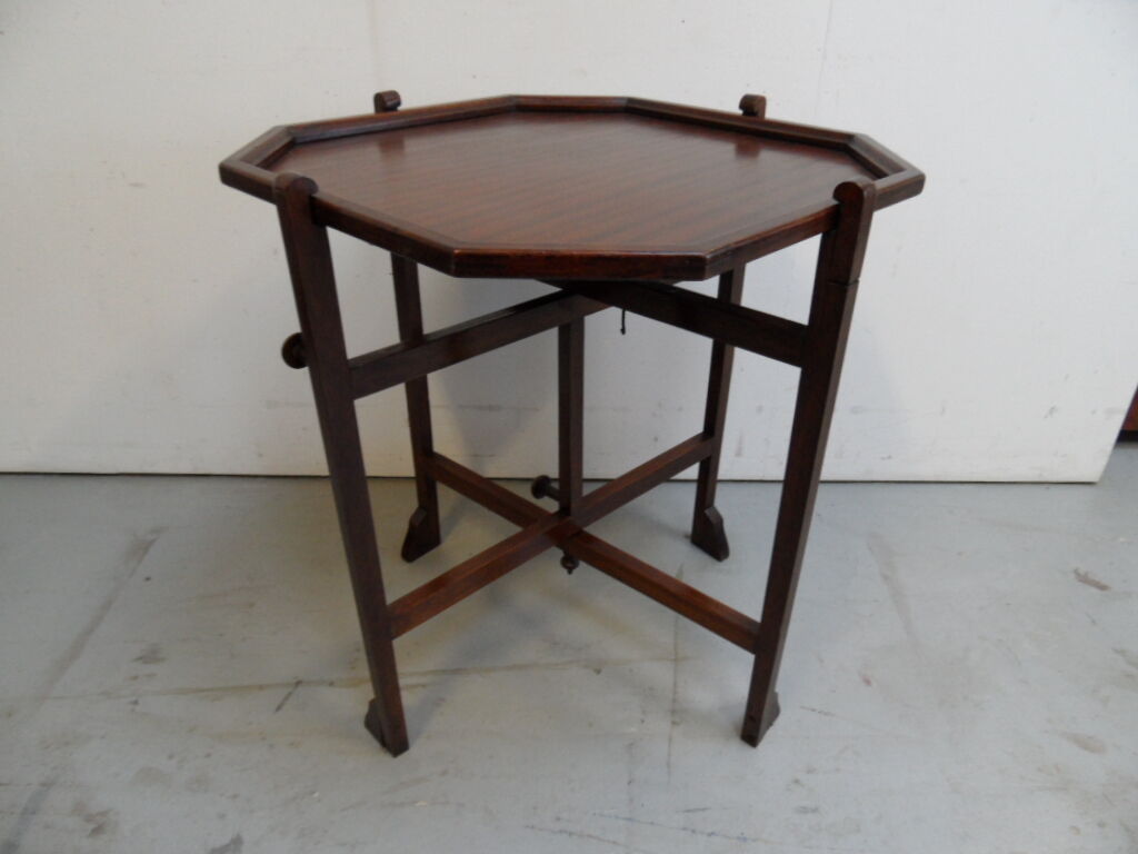 Table d’appoint pliable vintage en acajou