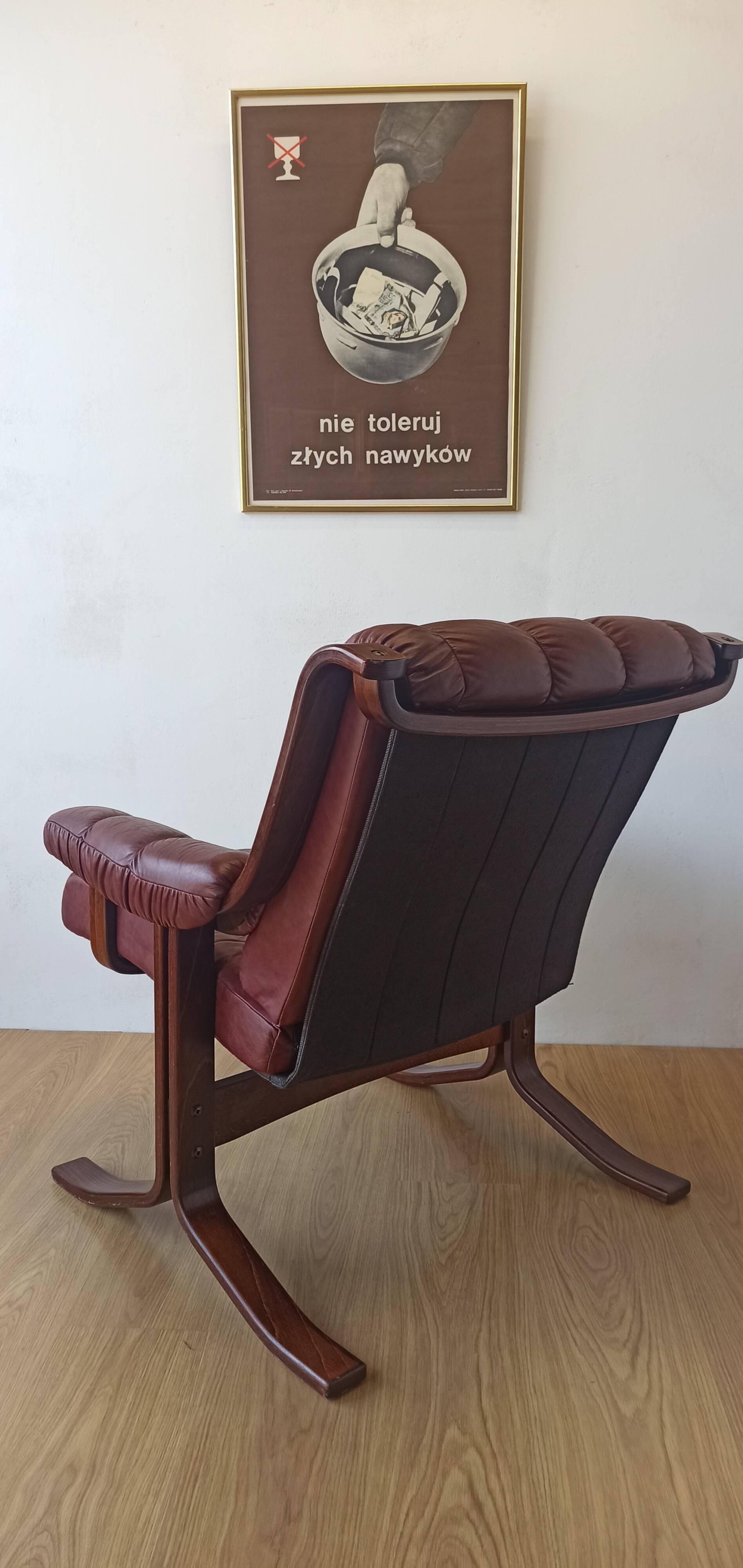 Scandinavian Mid-Century Modern Leather Easy Chair by Ekornes 1970s.