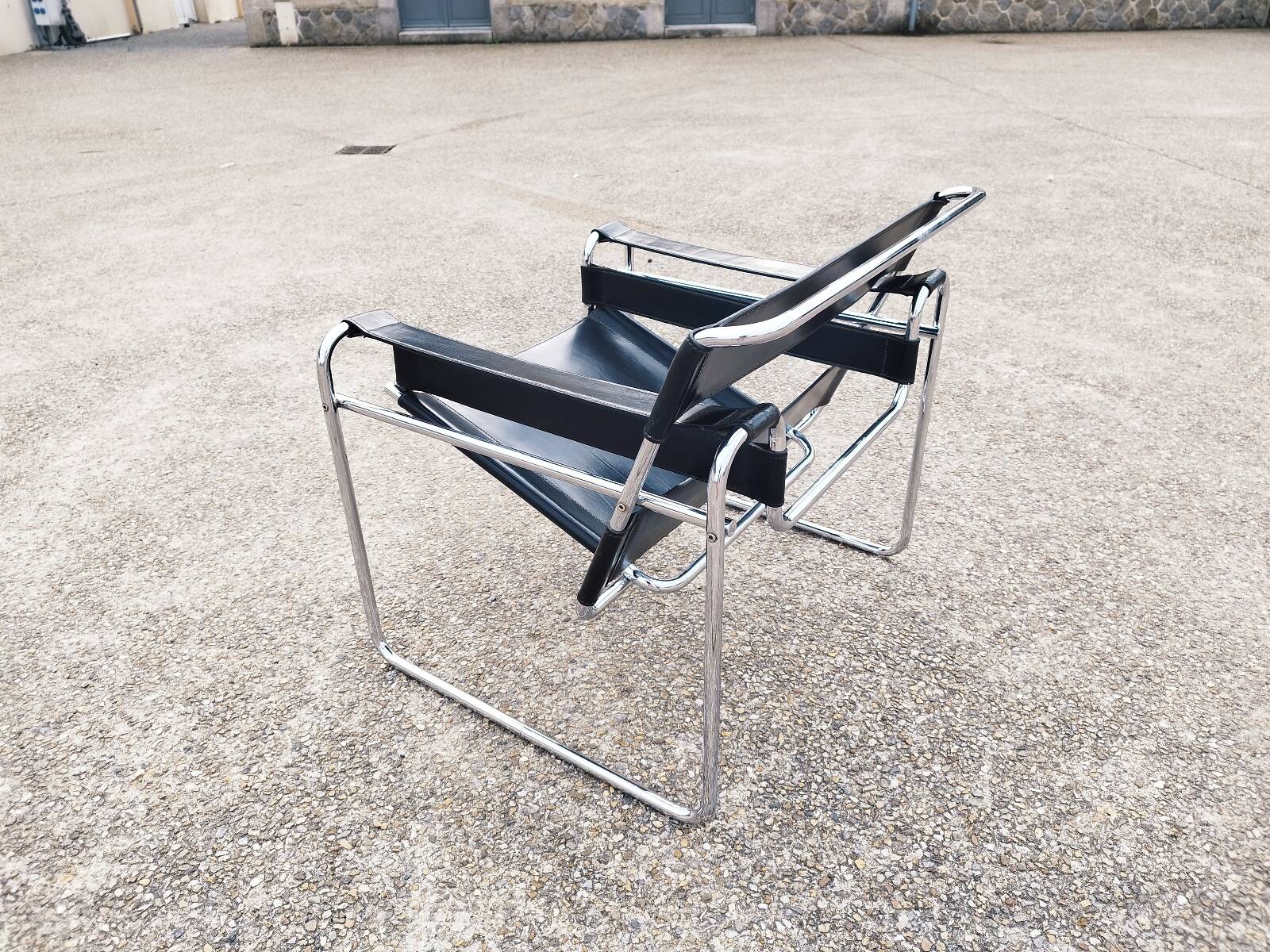 B3 Wassily armchair by Marcel Breuer design