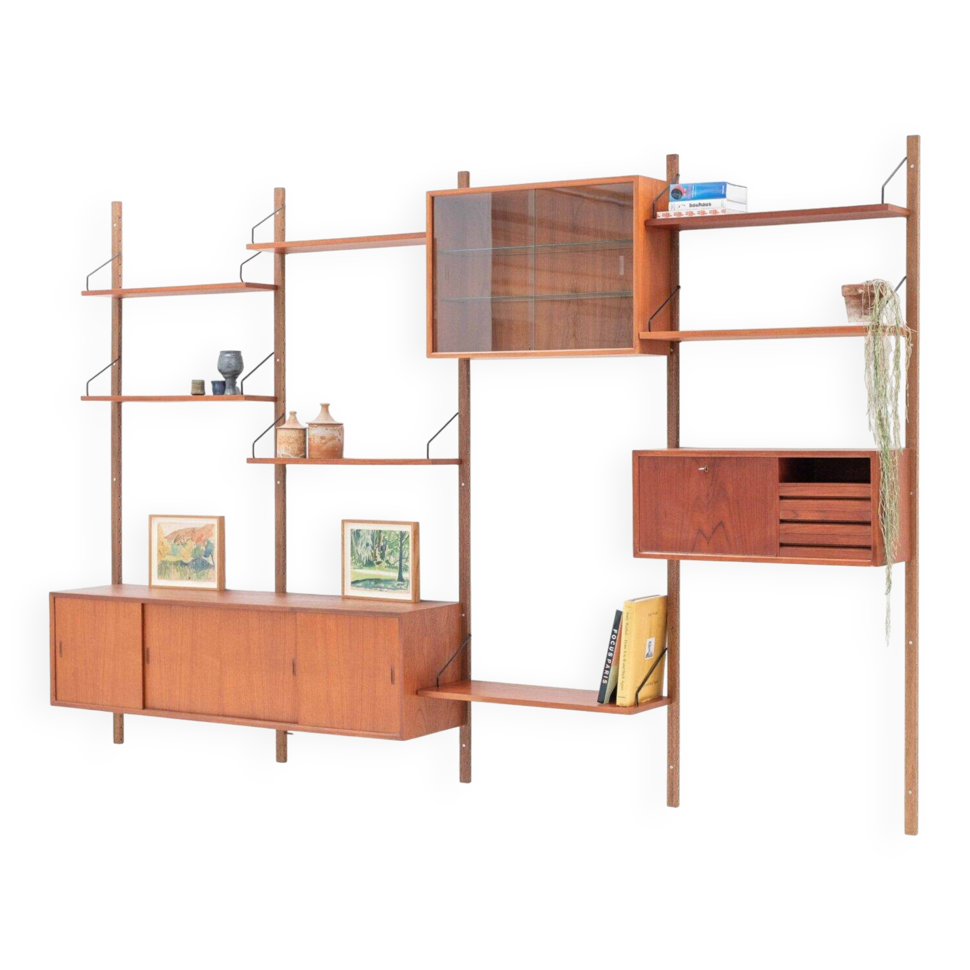Wall unit with 4 modules by P. Cadovius