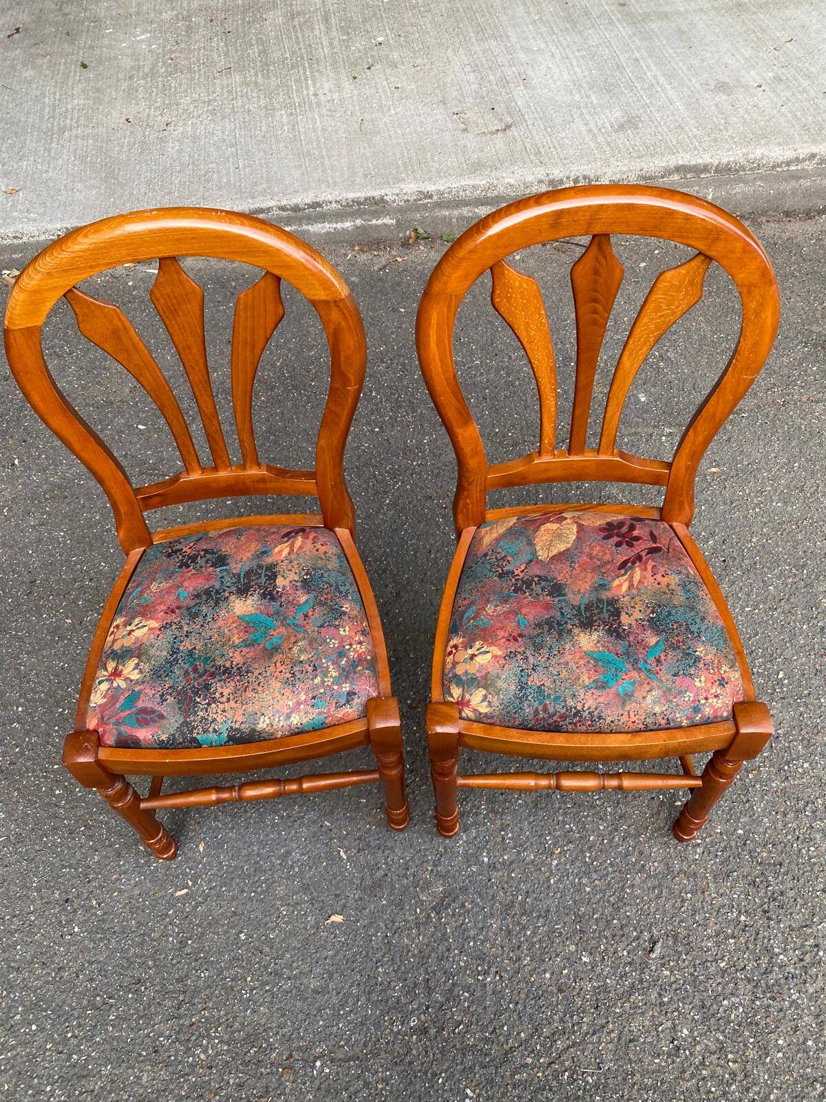 2 chaises bois massif chêne clair tissu fleurs