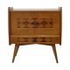 commode vintage à motif damier au design scandinave