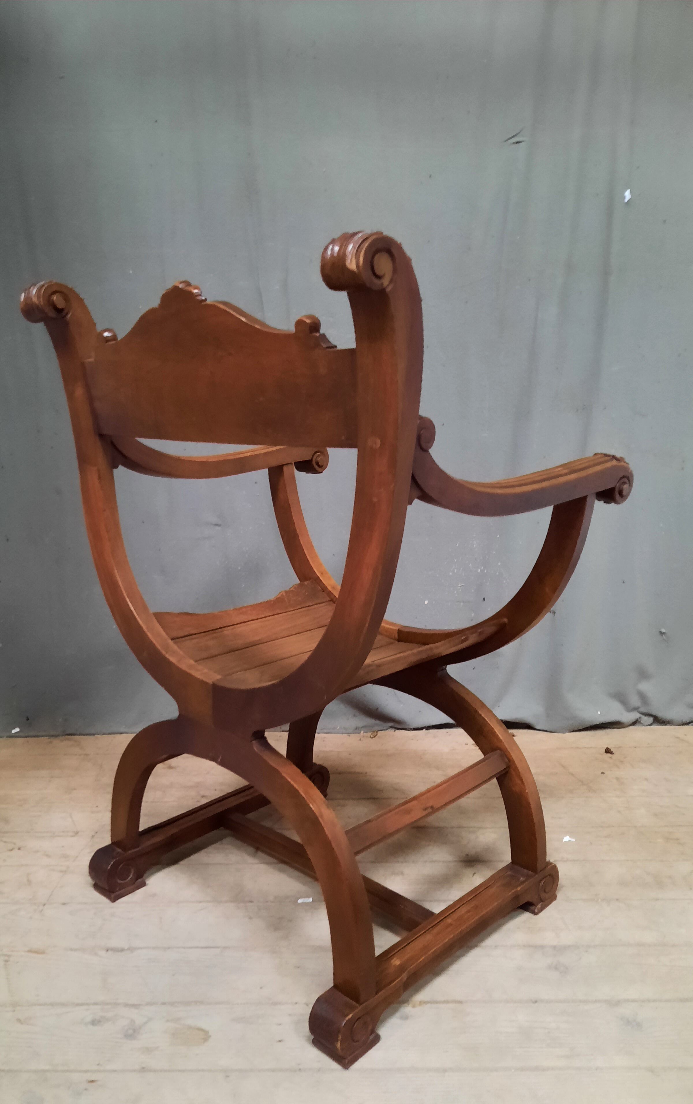 Faiteuil "Dagobert" in walnut