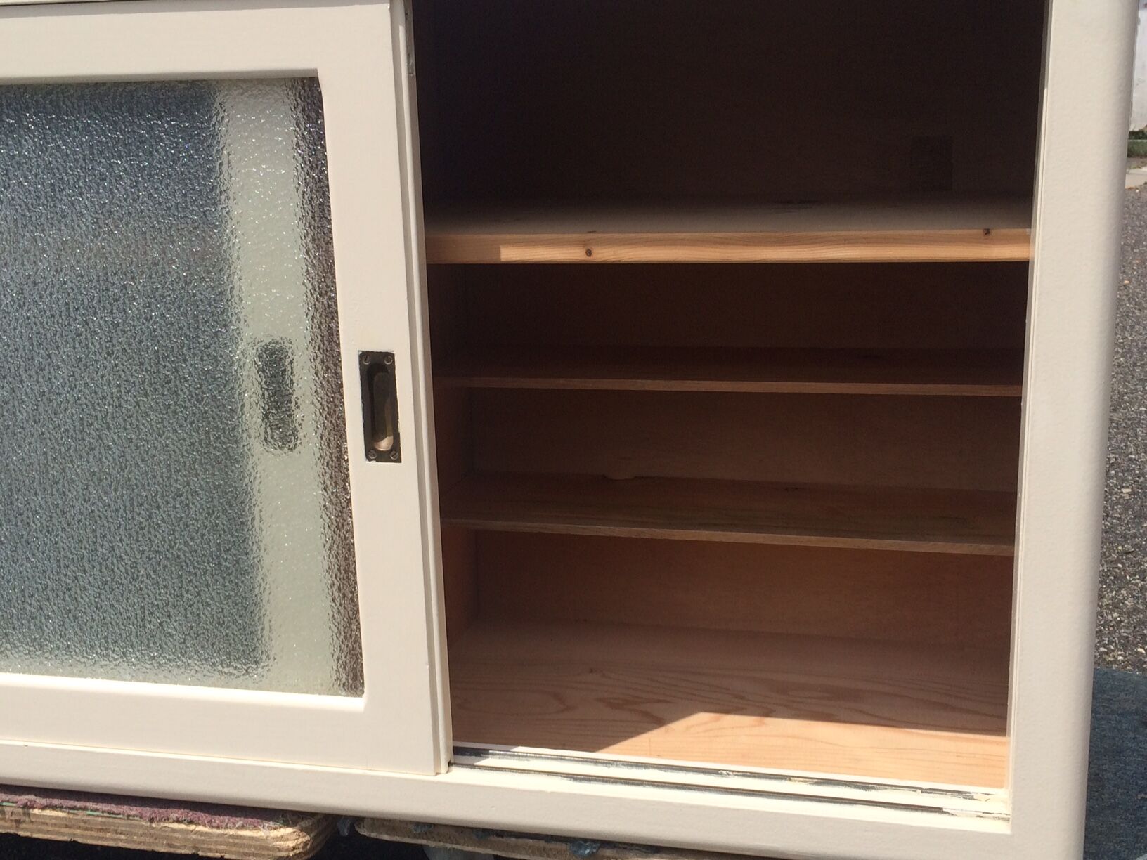 Mado wall shelf 2 sliding doors "frozen" effect windows - 50s