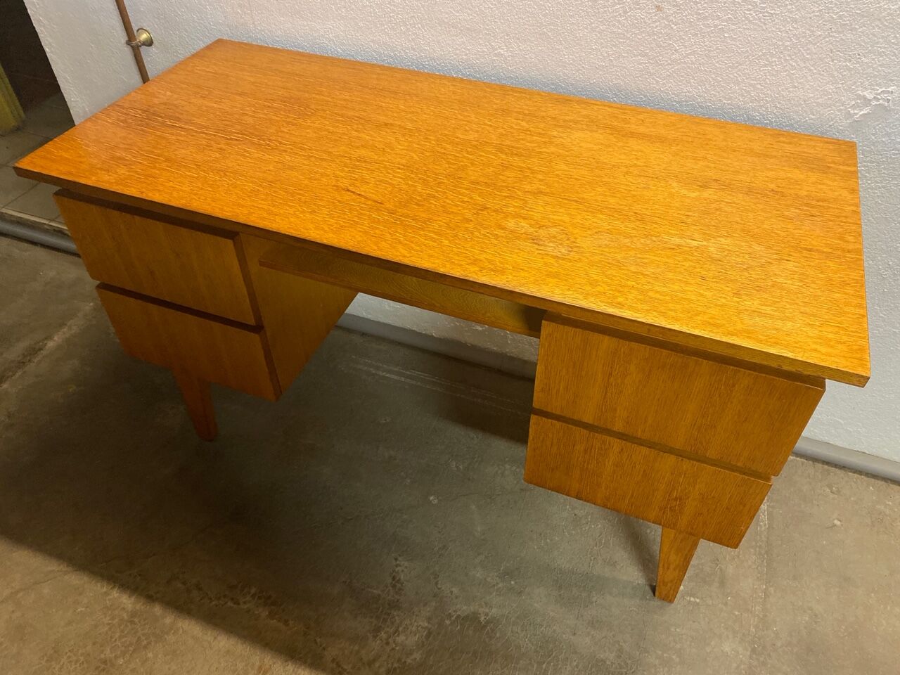 Vintage desk Scandinavian style compass feet