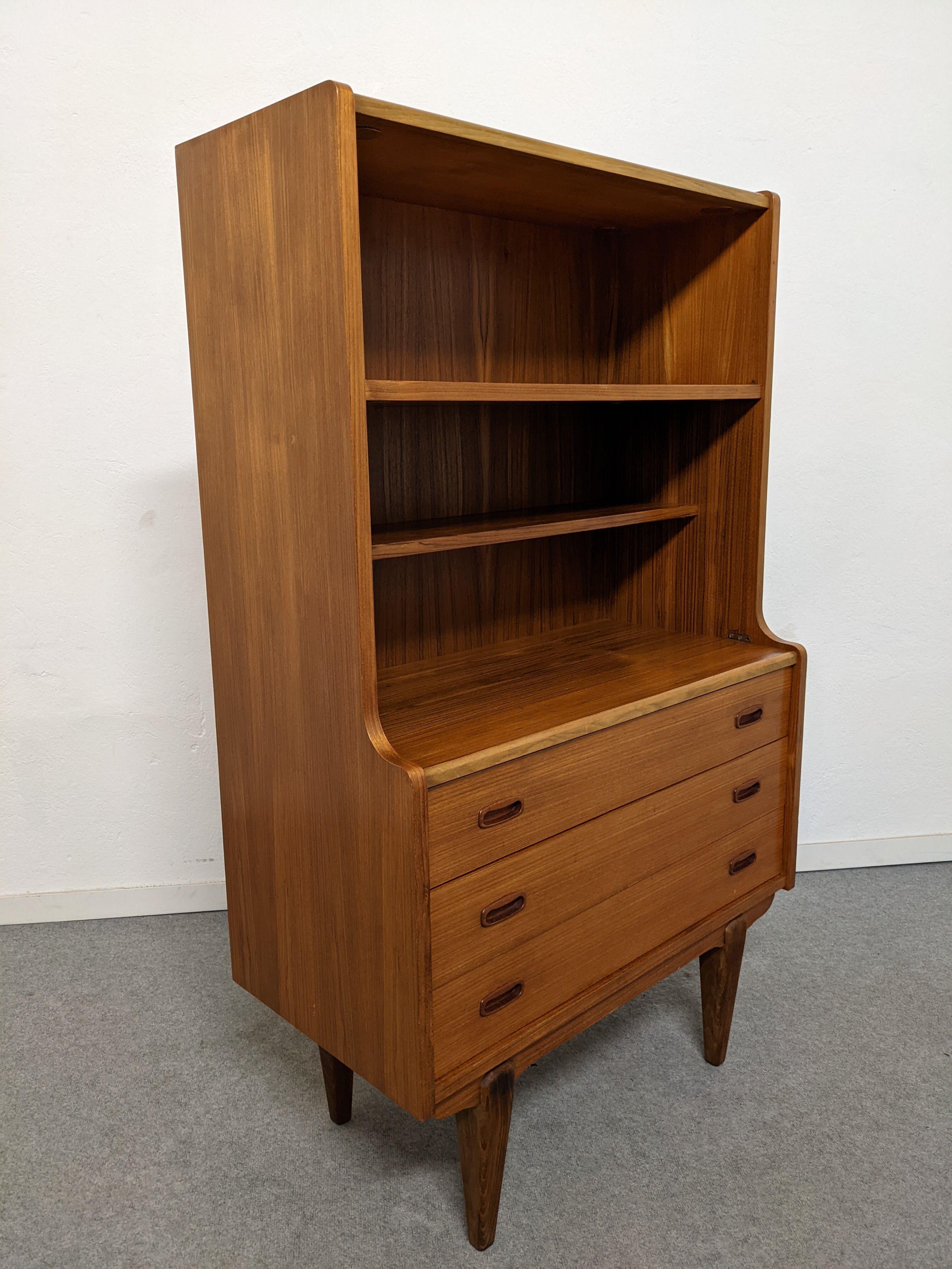Vintage teak chest of drawers from the 50s/60s