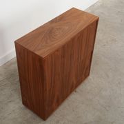 Meuble à chaussures en noyer, design scandinave