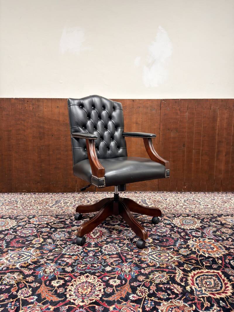 Fauteuil président Chesterfield noir anglais
