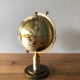 World mappe, globe cigarette distributor