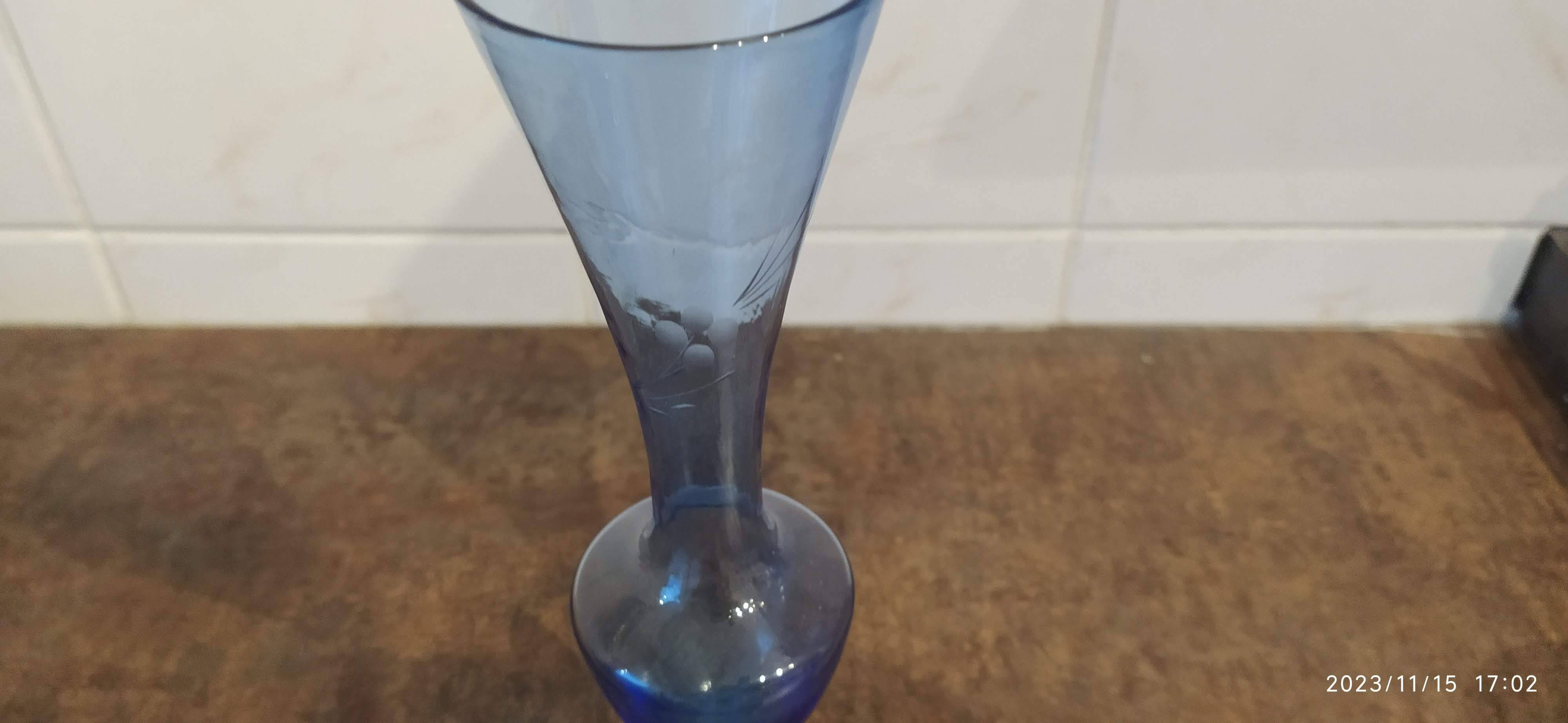 Blue soliflore vase
