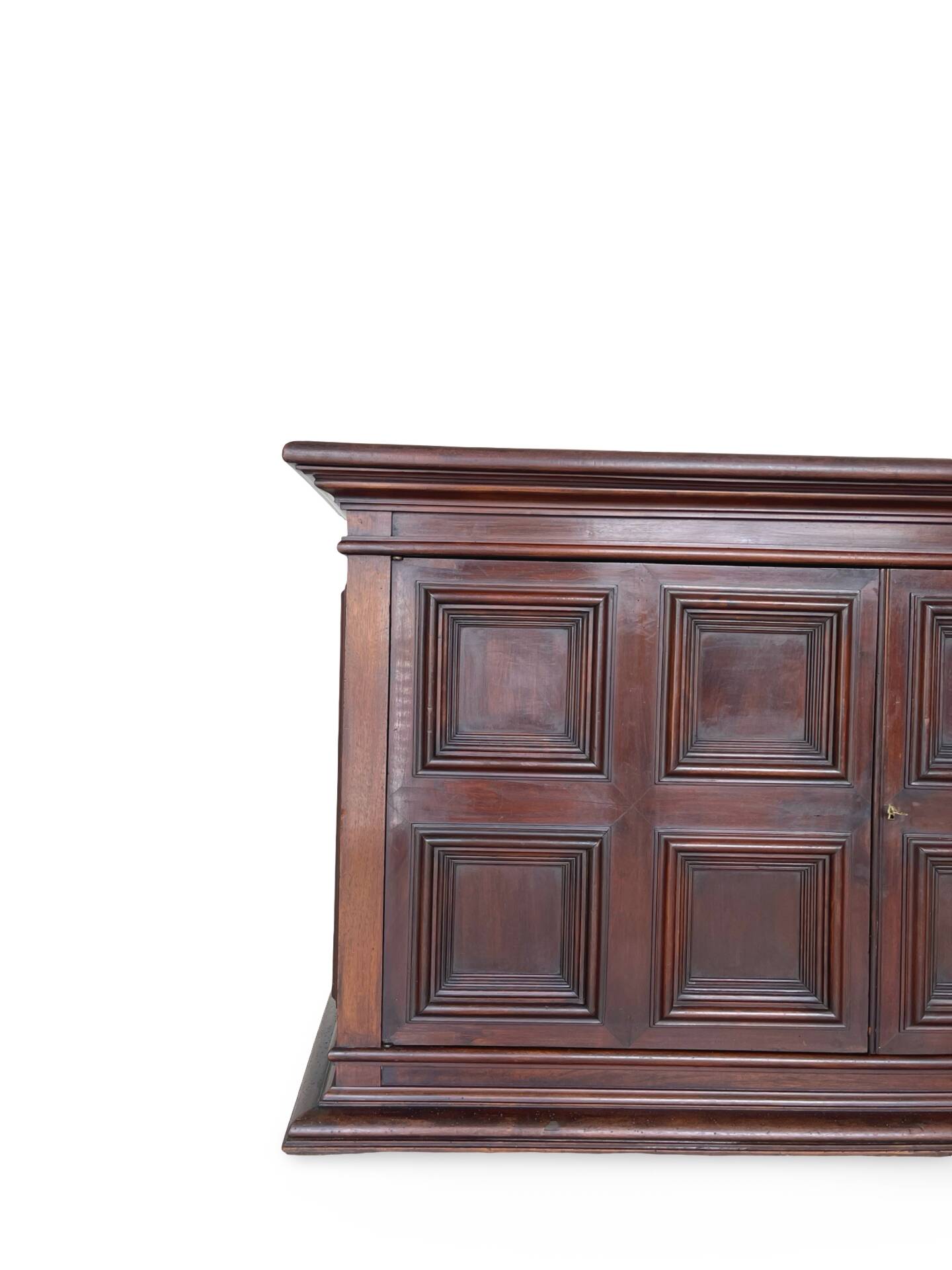 The high-quality Italian Renaissance Revival credenza, 1920s/1930s