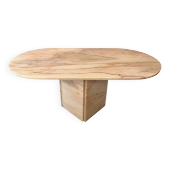 Italian oval coffee table in pink marble 1970-80