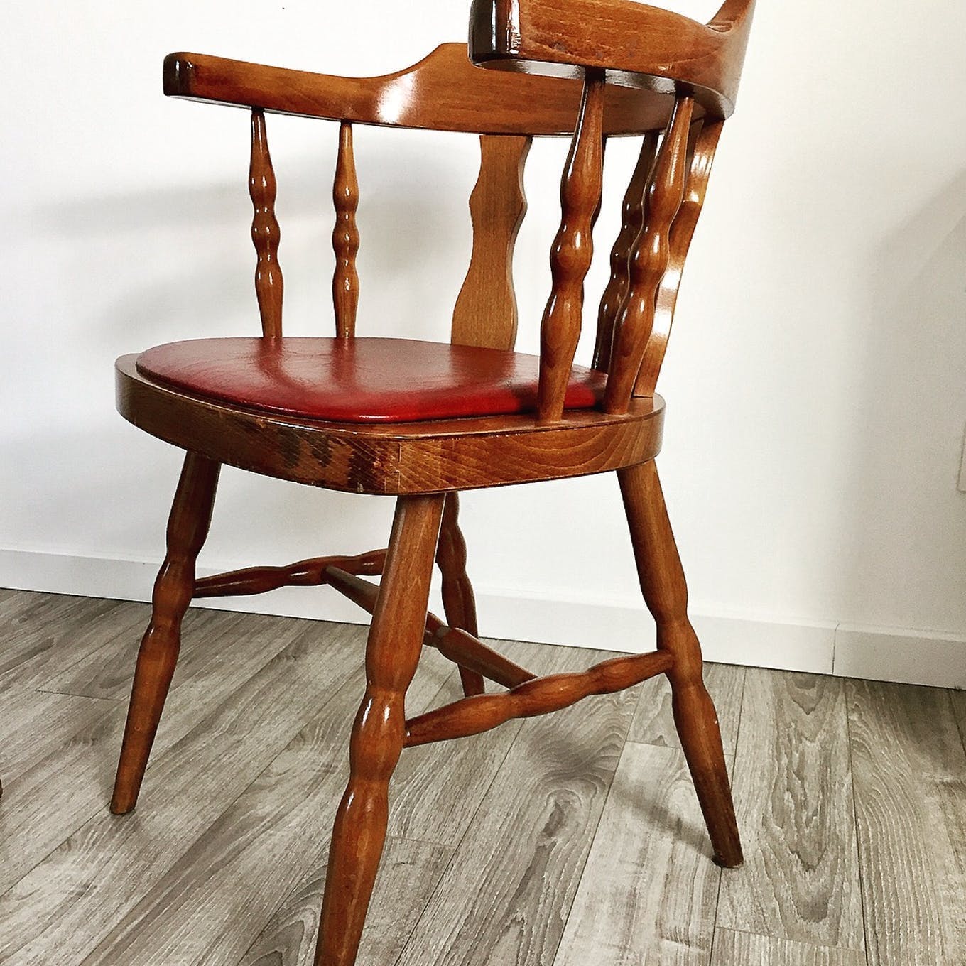 Paire de fauteuils Baumann
