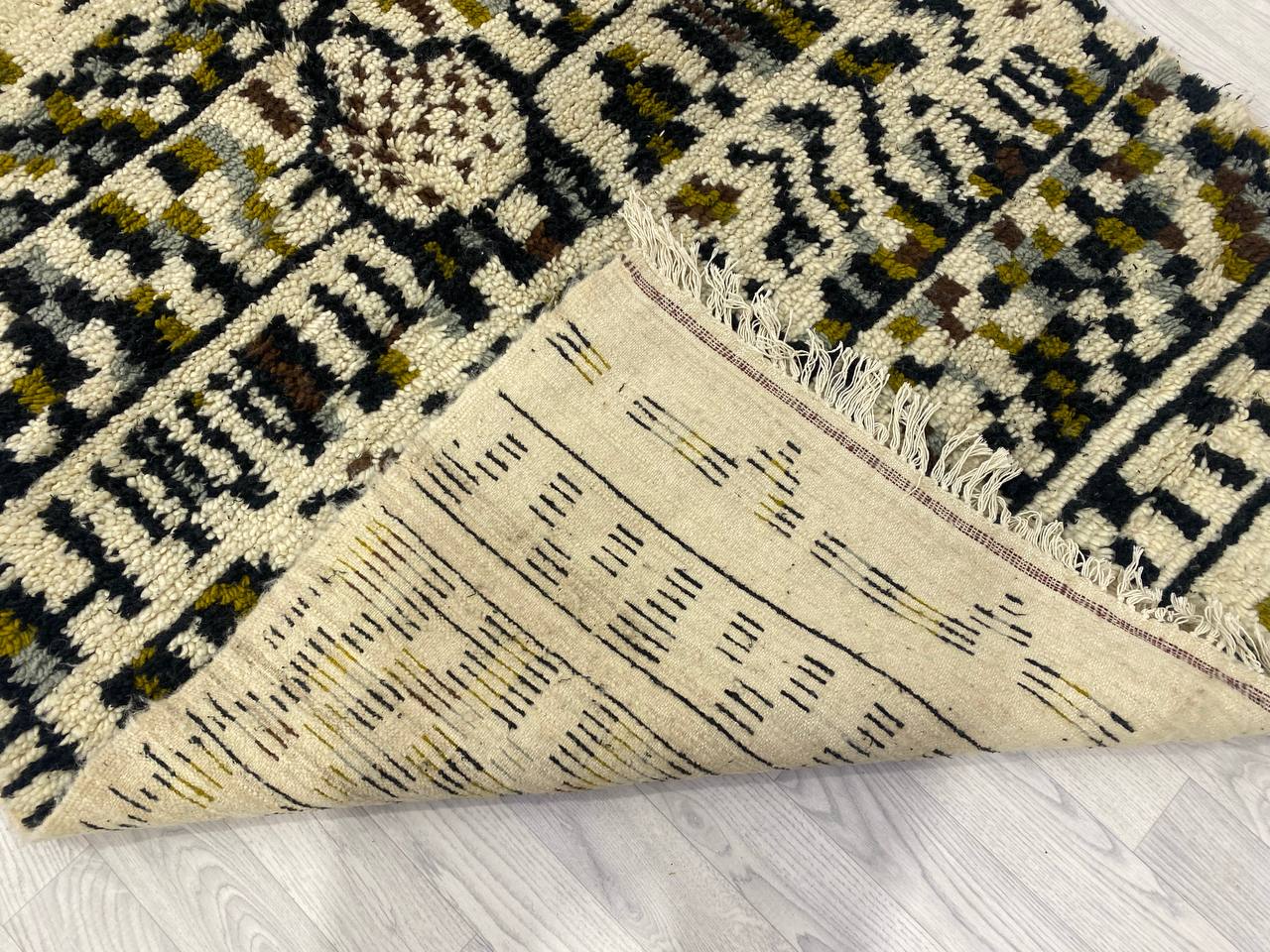 Berber carpet marocain handmade 218 X 154 CM