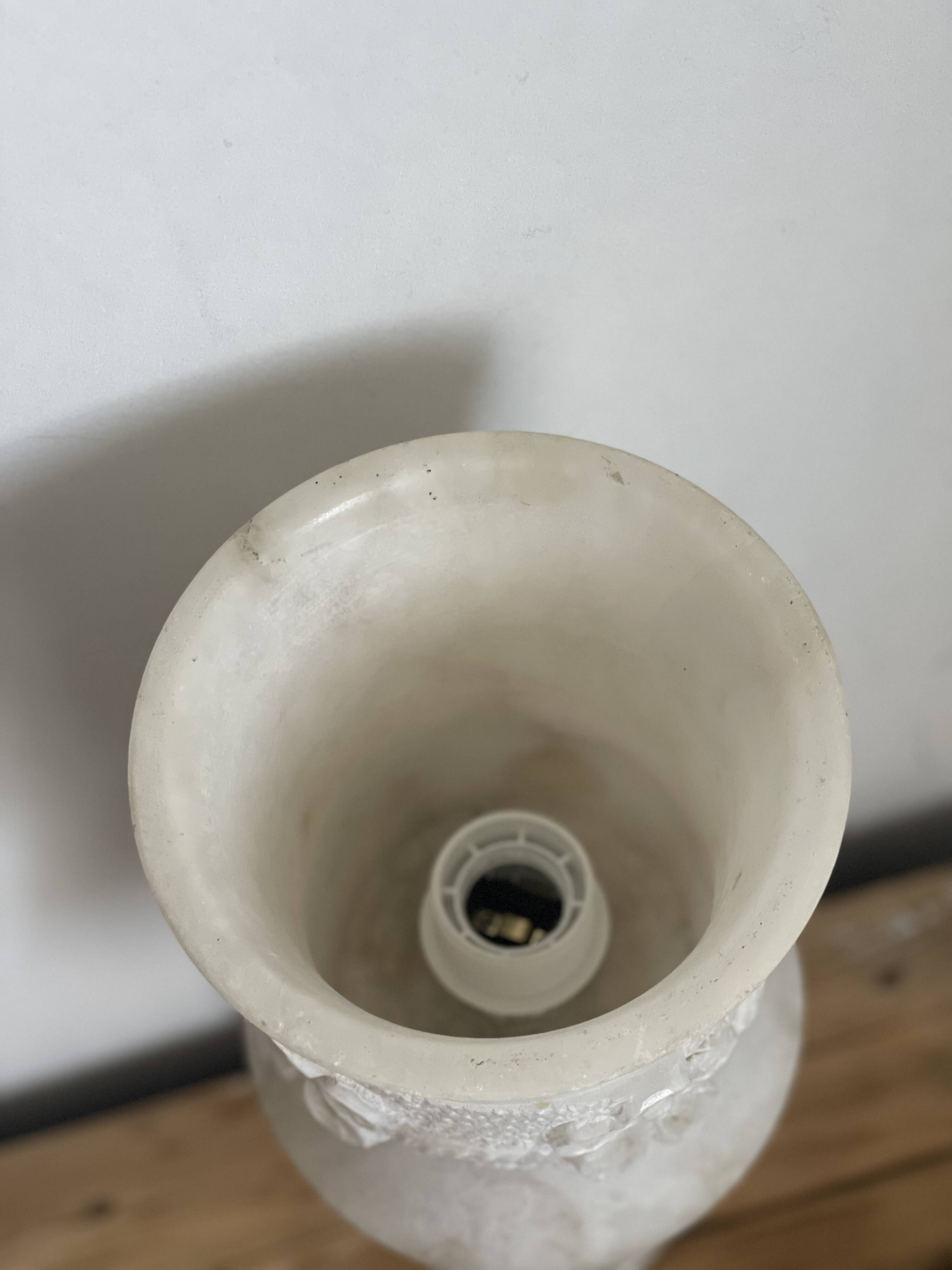 Vintage lamp in sculpted alabaster - flower shape