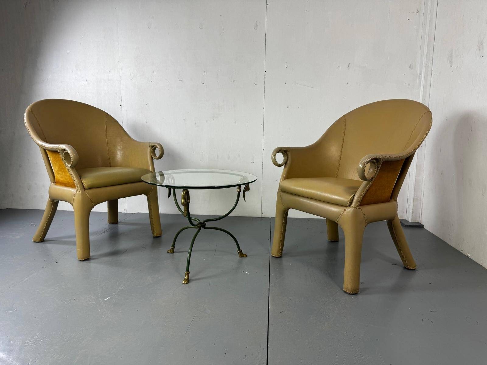 Modernist tropical brutalist leather chairs from Budji Layug, 1990s, set of 2