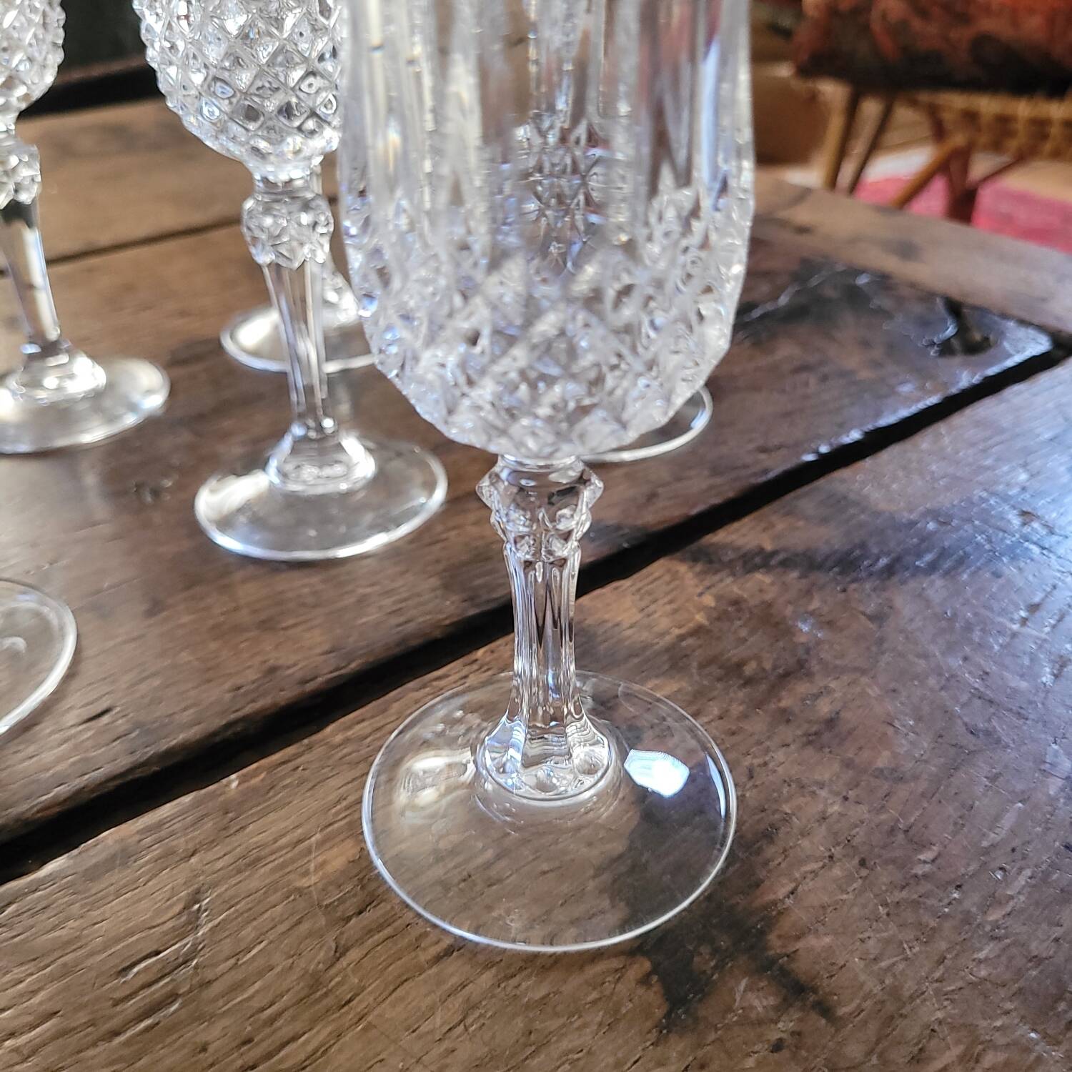 7 cut glass champagne flutes – faceted design
