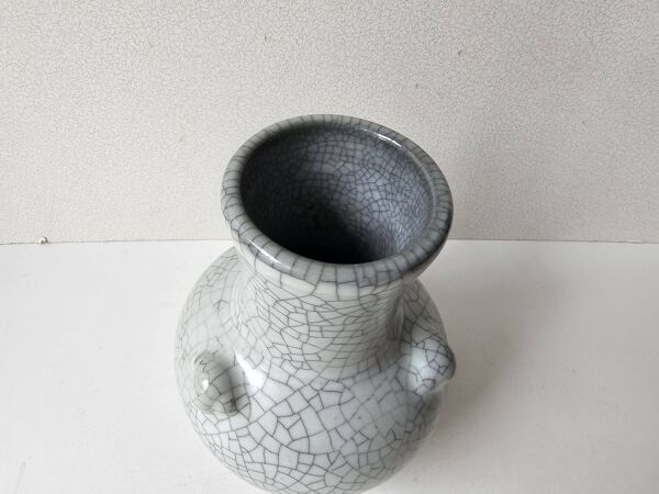 Vase en En porcelaine émaillée craquelé de Chine signé (Siganture à identif