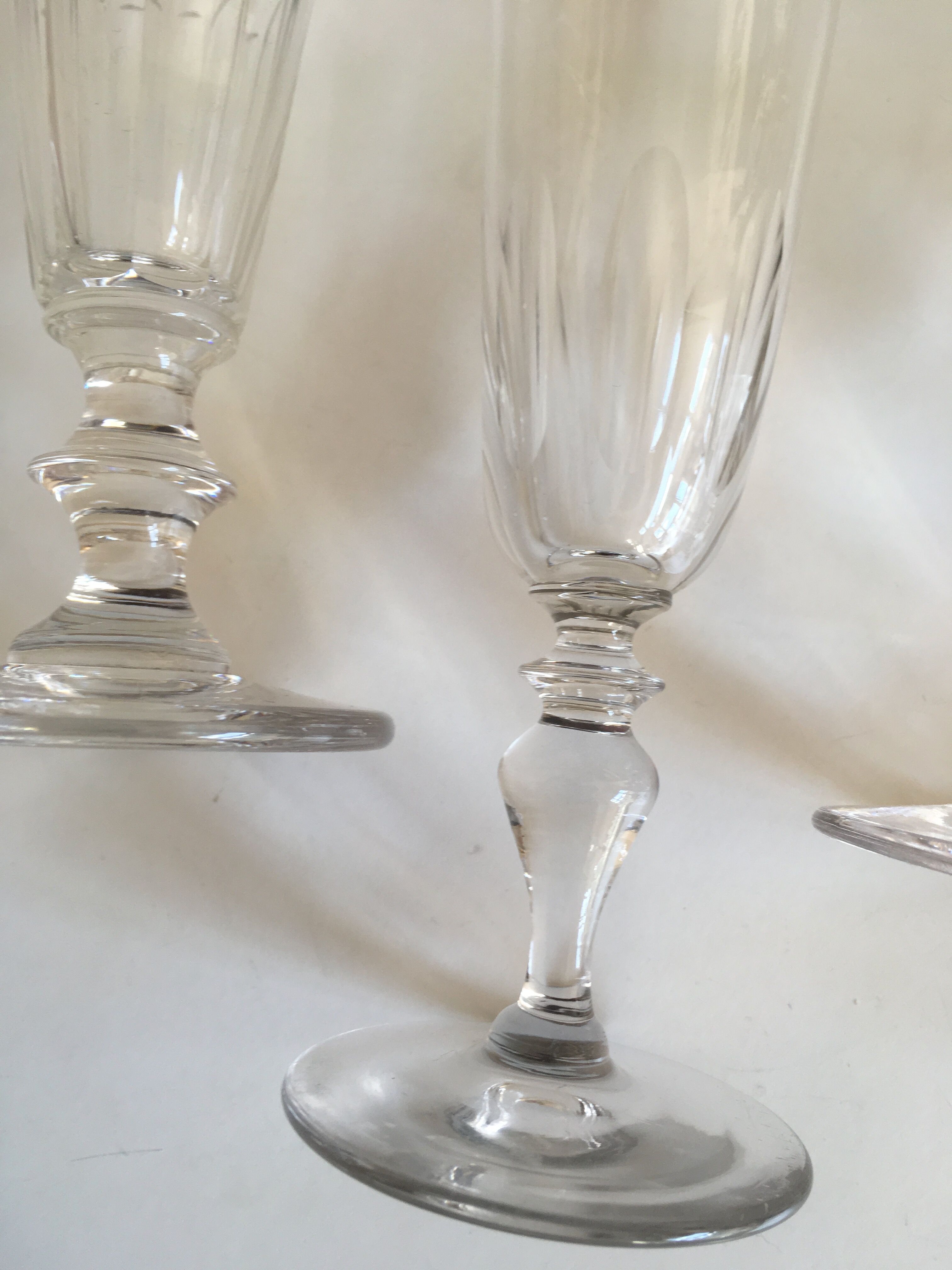 Set of 6 assorted champagne flutes late 19th century cut with cut-offs