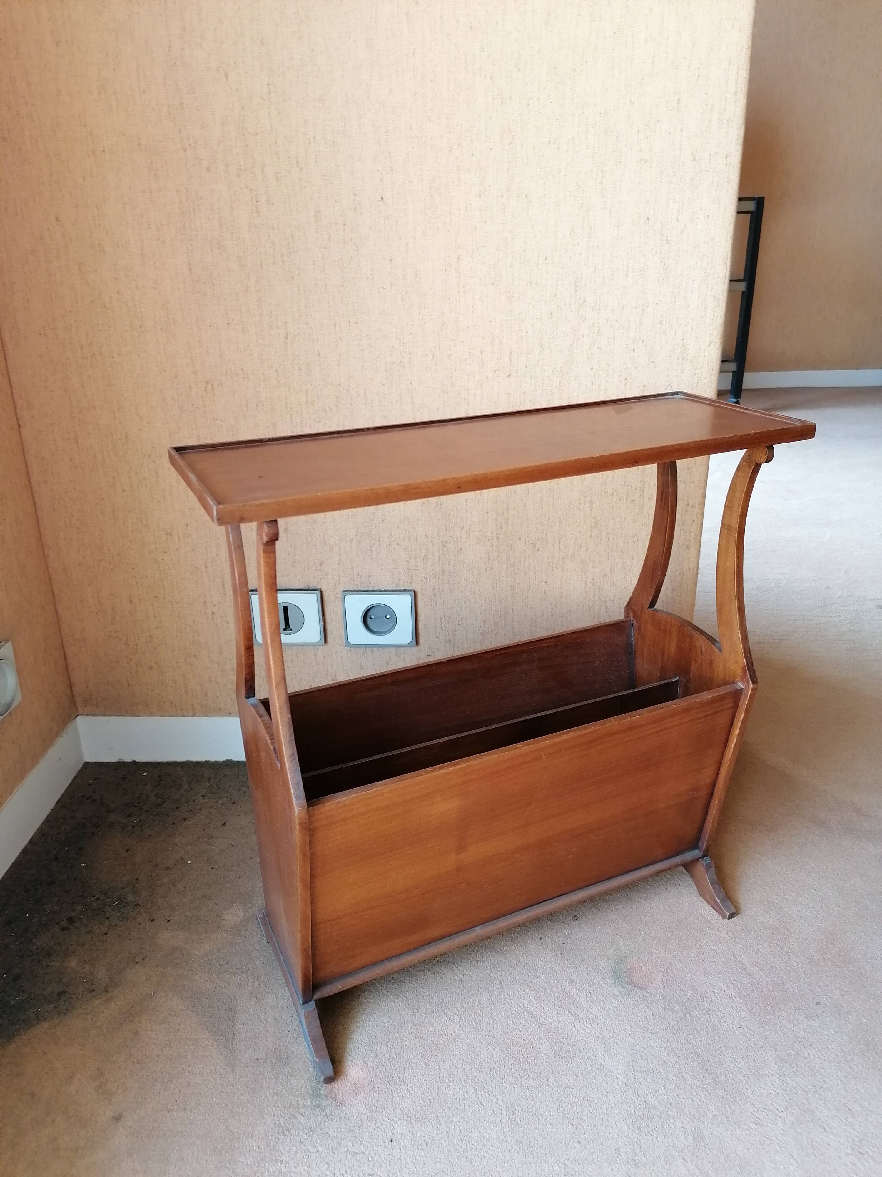 Wooden magazine rack