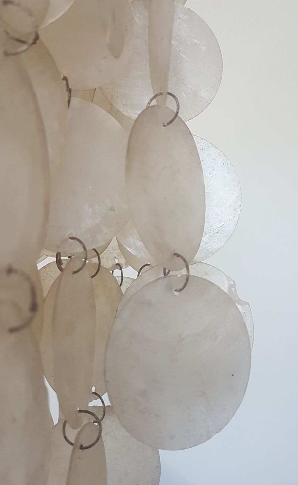 Suspension années 70  pastilles de nacre