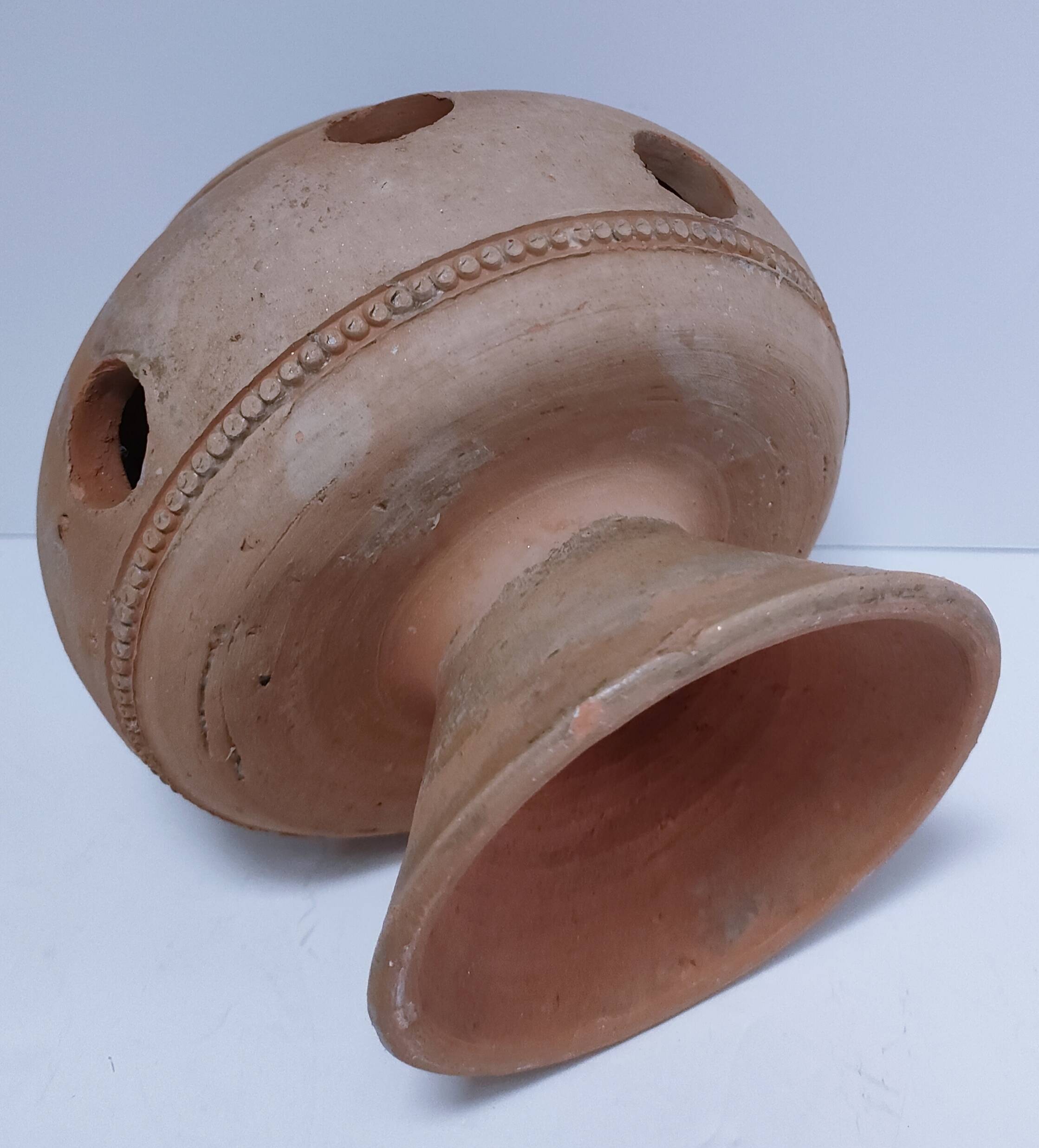 Vintage terracotta bulb pot