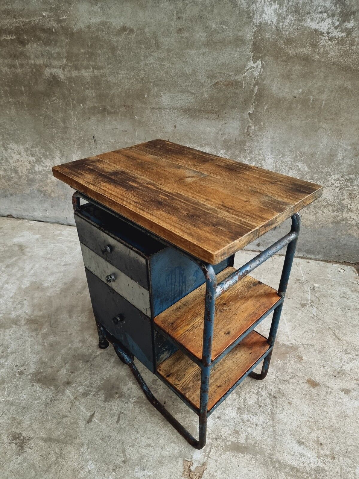 Industrial trolley workbench Citroen chest of drawers