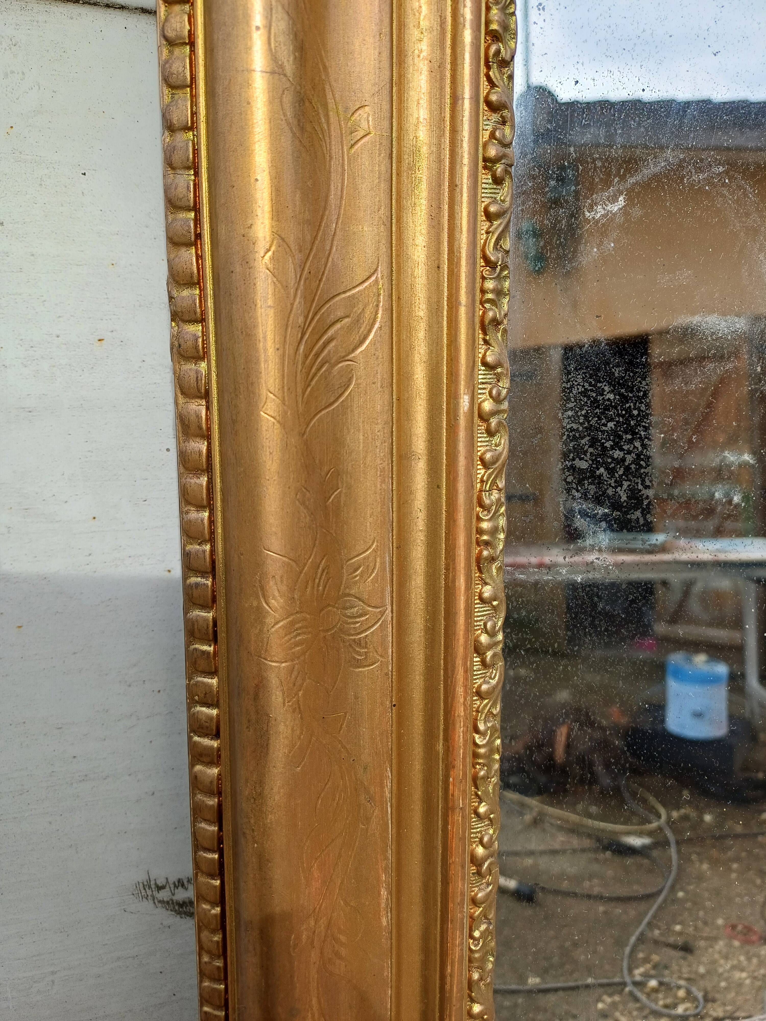 Wood mirror and golden Stuk