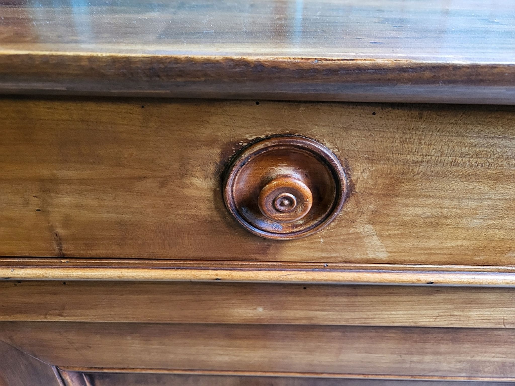 Bahut 2 doors 1 drawer louis philippe in blond walnut of the XlX th century