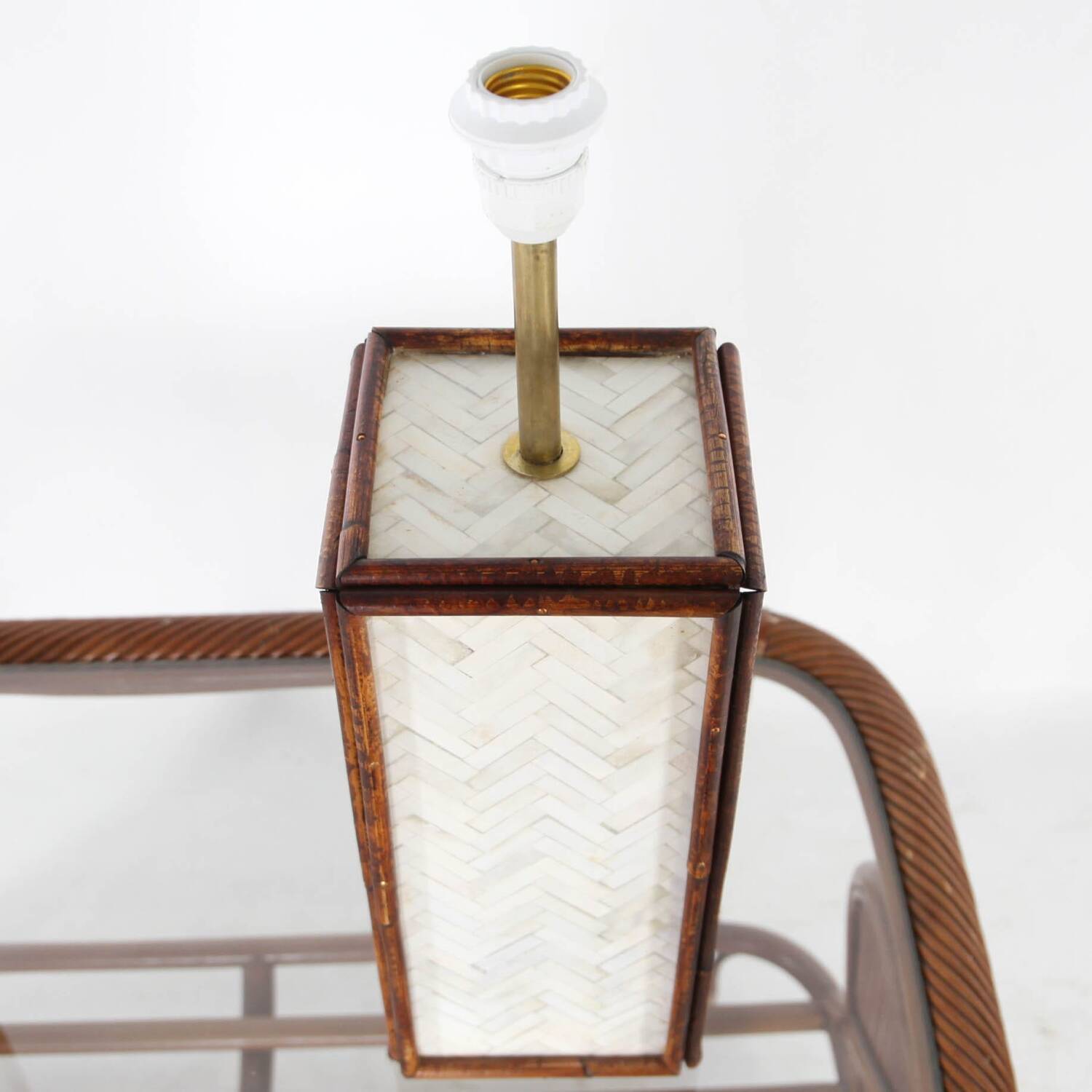 Paire de lampes en os et rotin