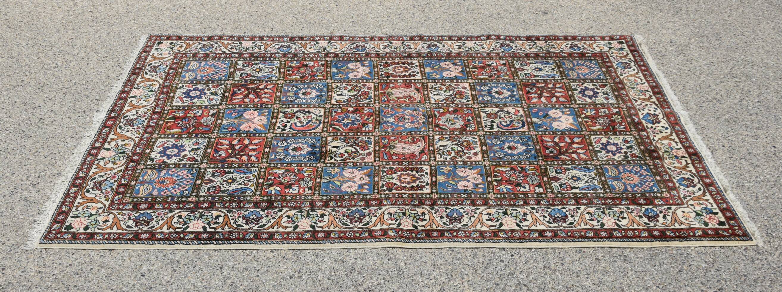 Oriental Persian Rug Iran Bakthiar Chaleshotor: 1.60 X 2.40 Meters